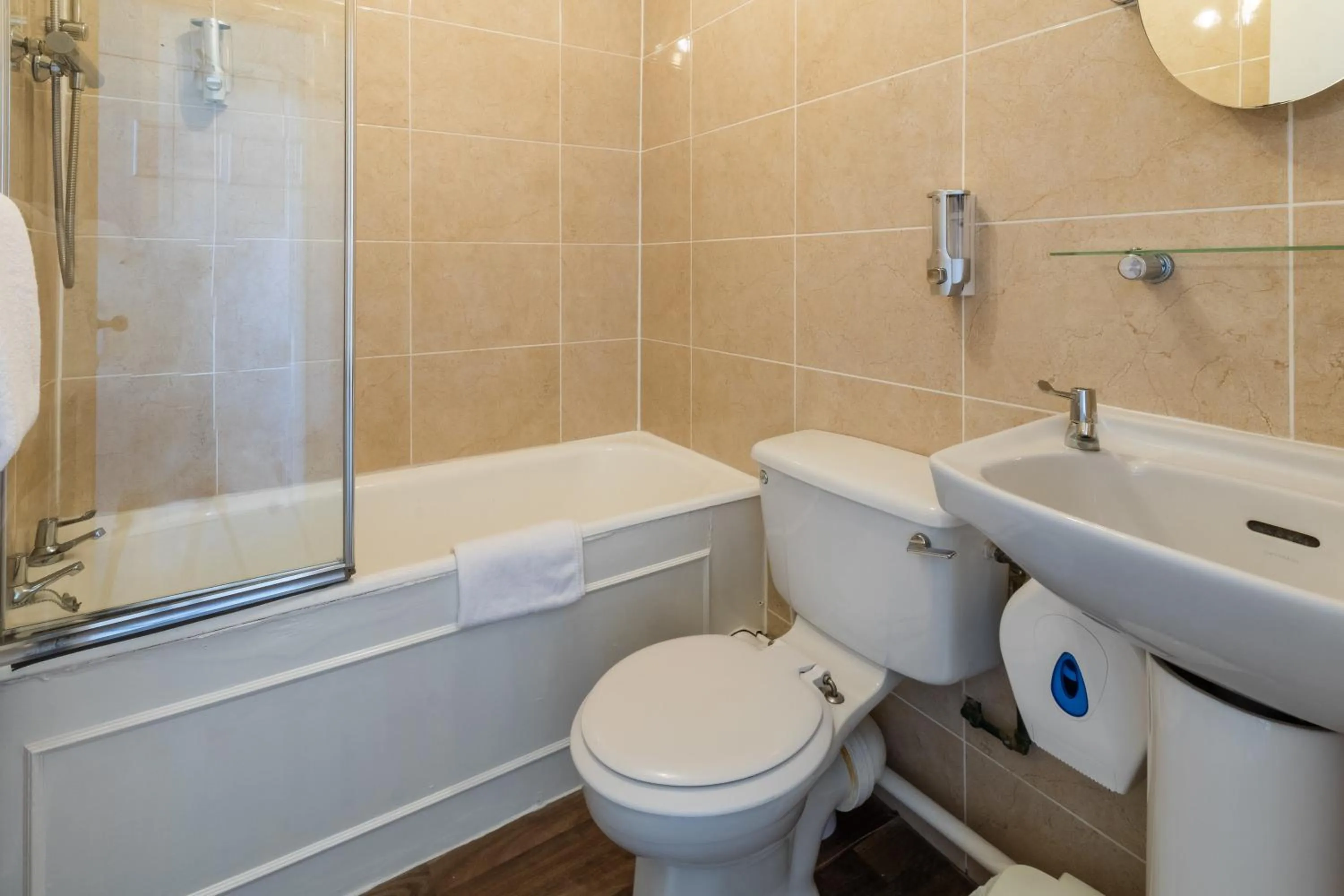 Shower in The George Hotel