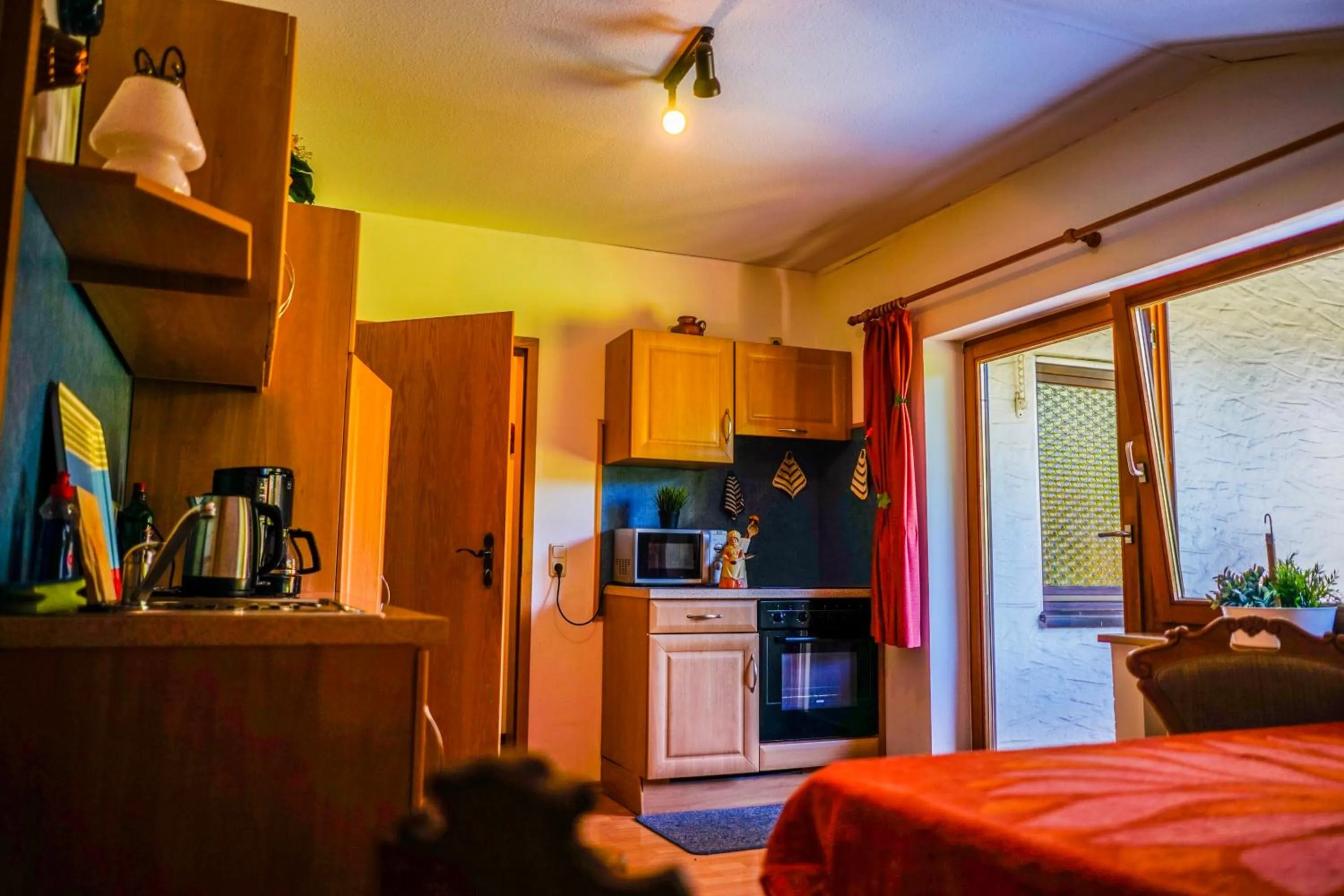 Communal kitchen in Gästehaus Riedl