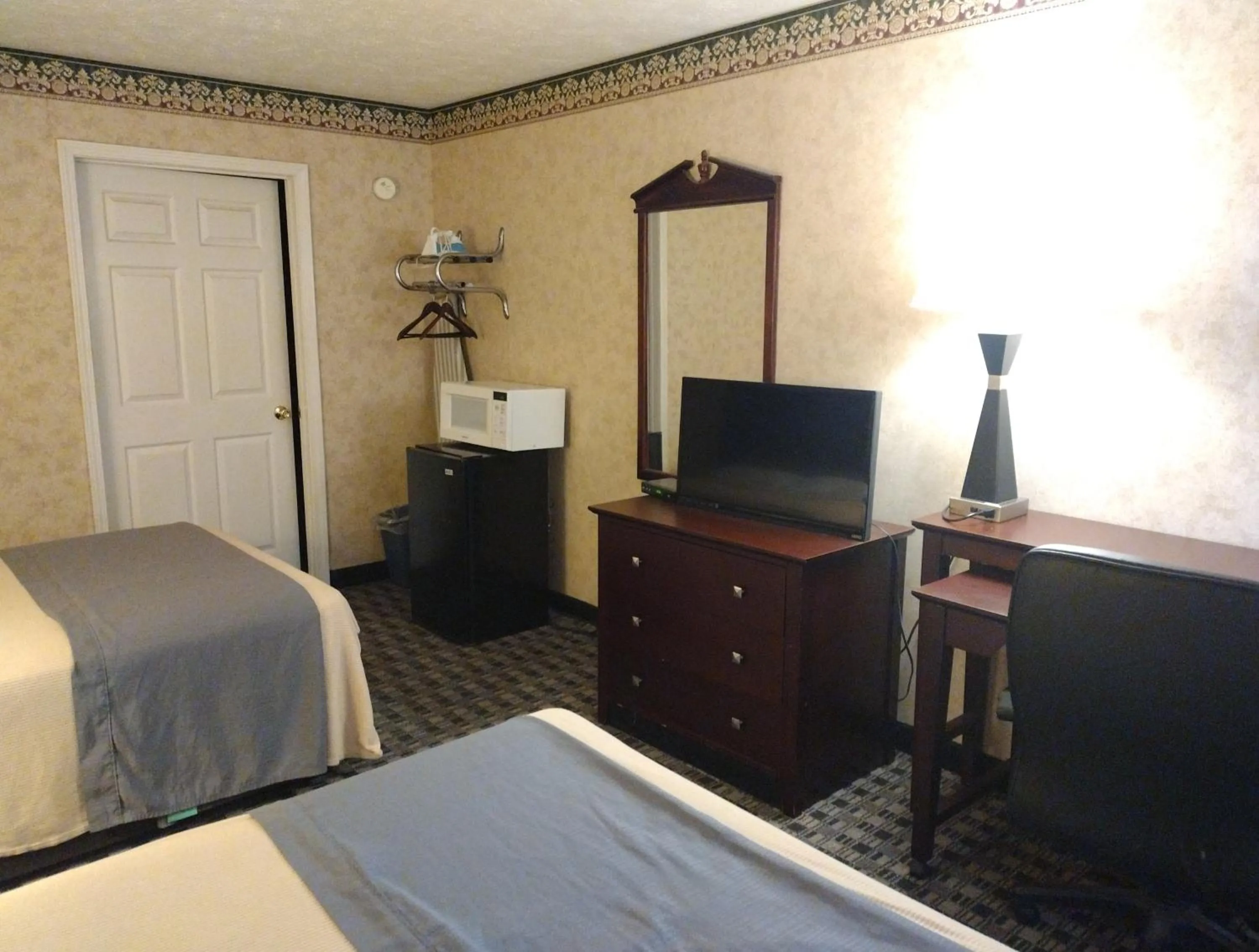 Bed in Stonebrook Inn