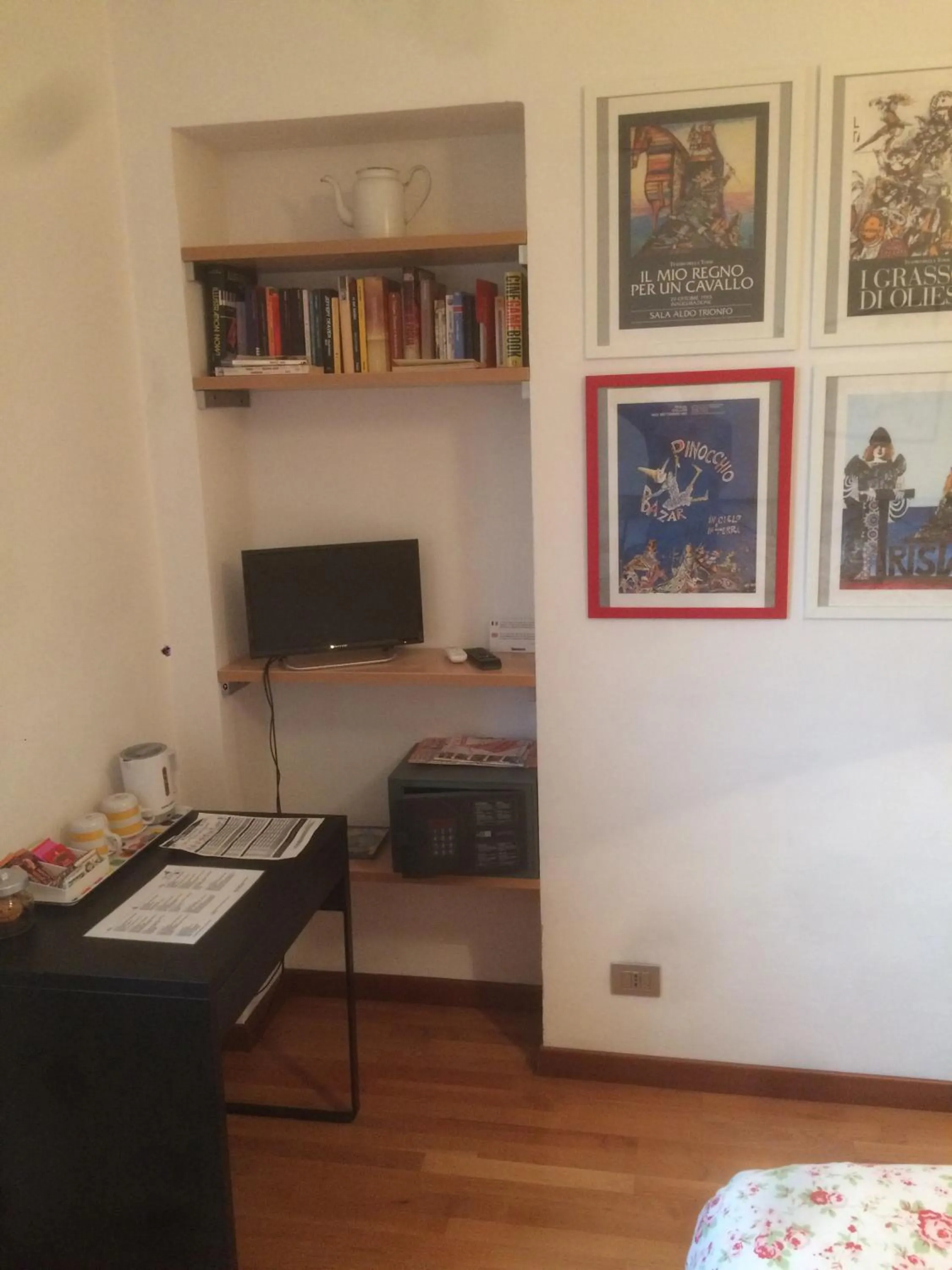 TV and multimedia in B&B la casa di Arturo