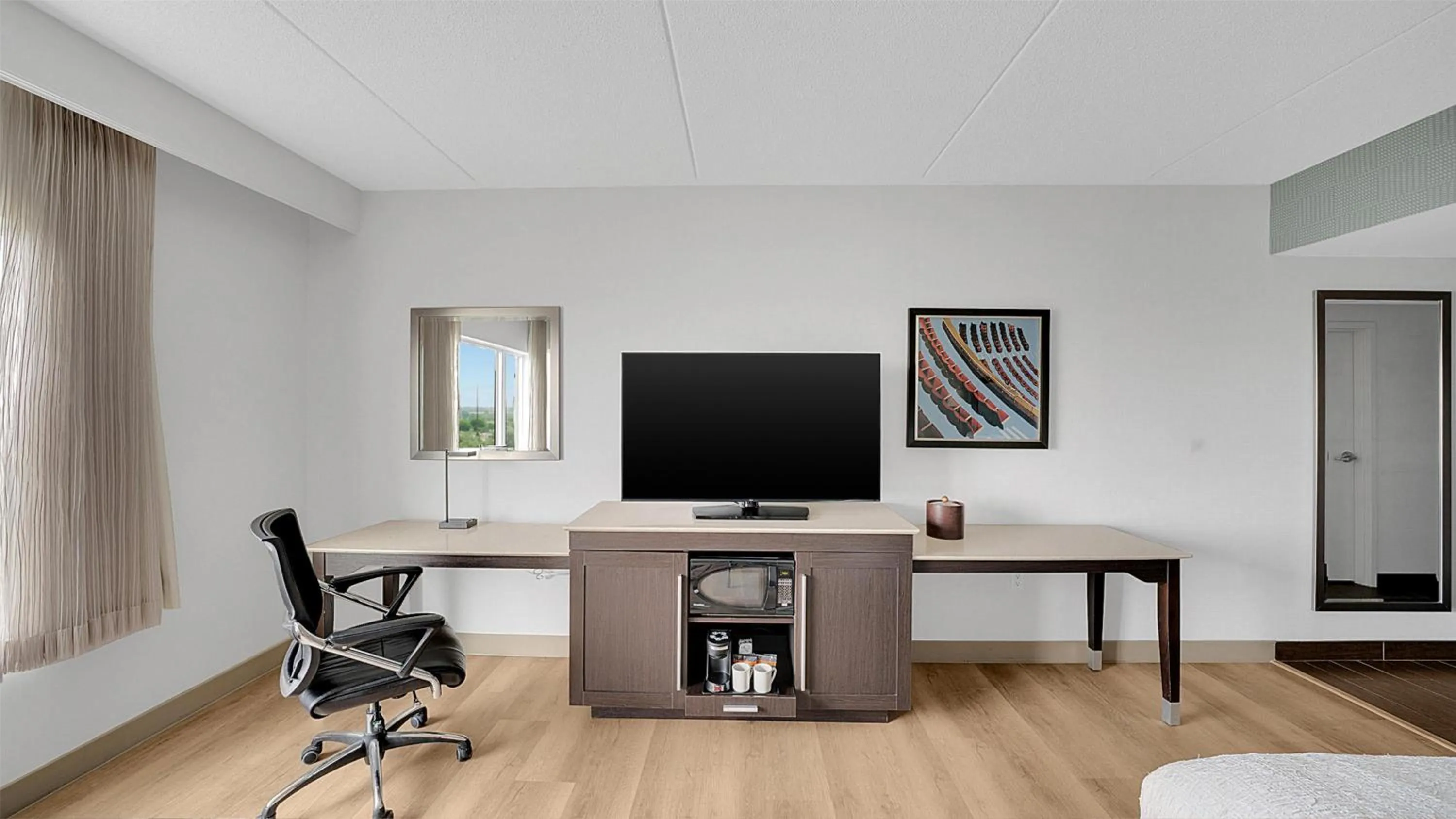 Bedroom in Hampton Inn & Suites by Hilton Toronto Markham