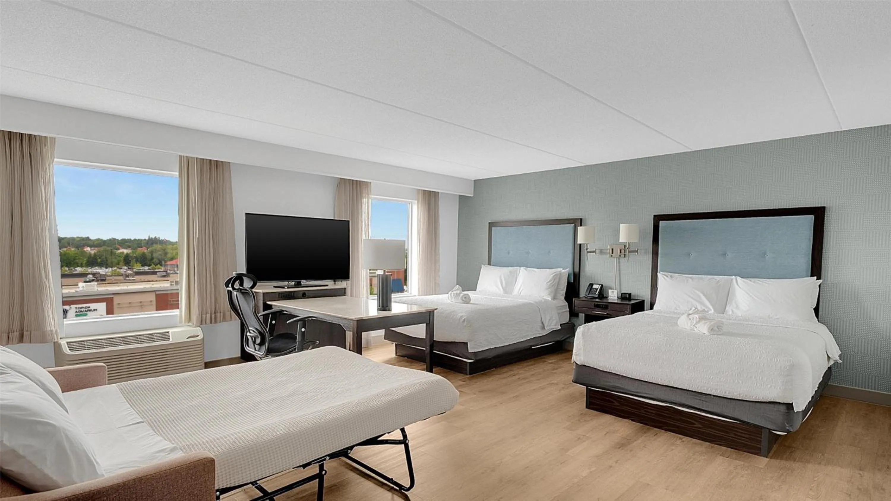 Bedroom, Bed in Hampton Inn & Suites by Hilton Toronto Markham