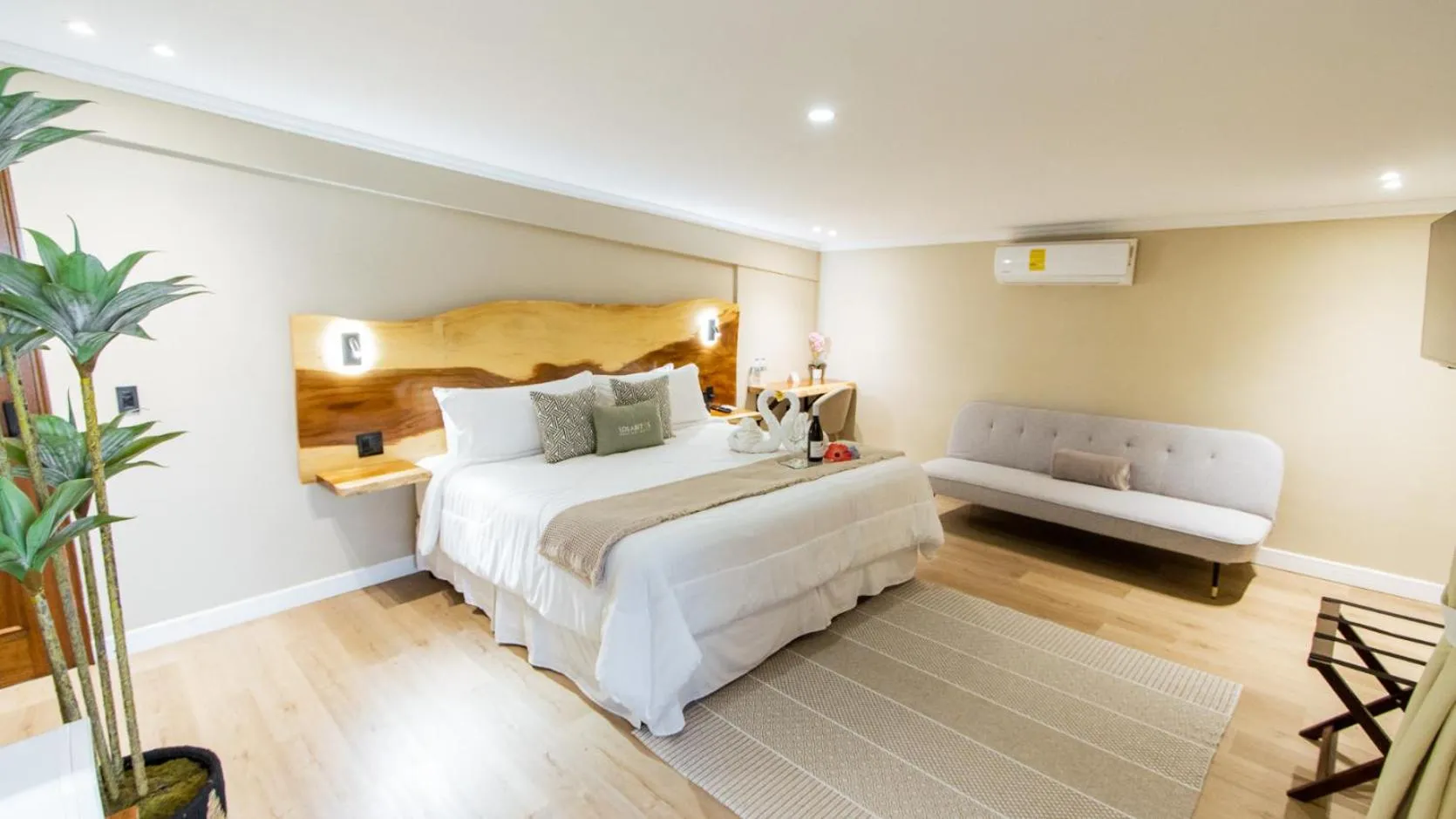 Photo of the whole room, Bed in Hotel Boutique Los Abetos