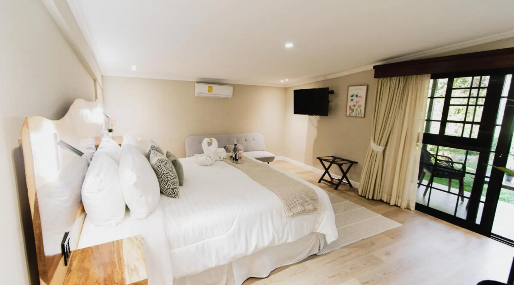 Photo of the whole room, Bed in Hotel Boutique Los Abetos