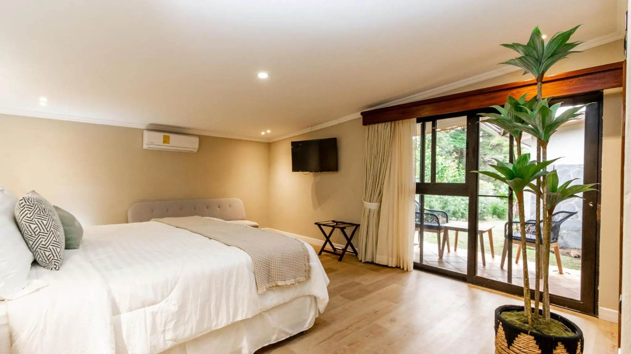 Photo of the whole room, Bed in Hotel Boutique Los Abetos