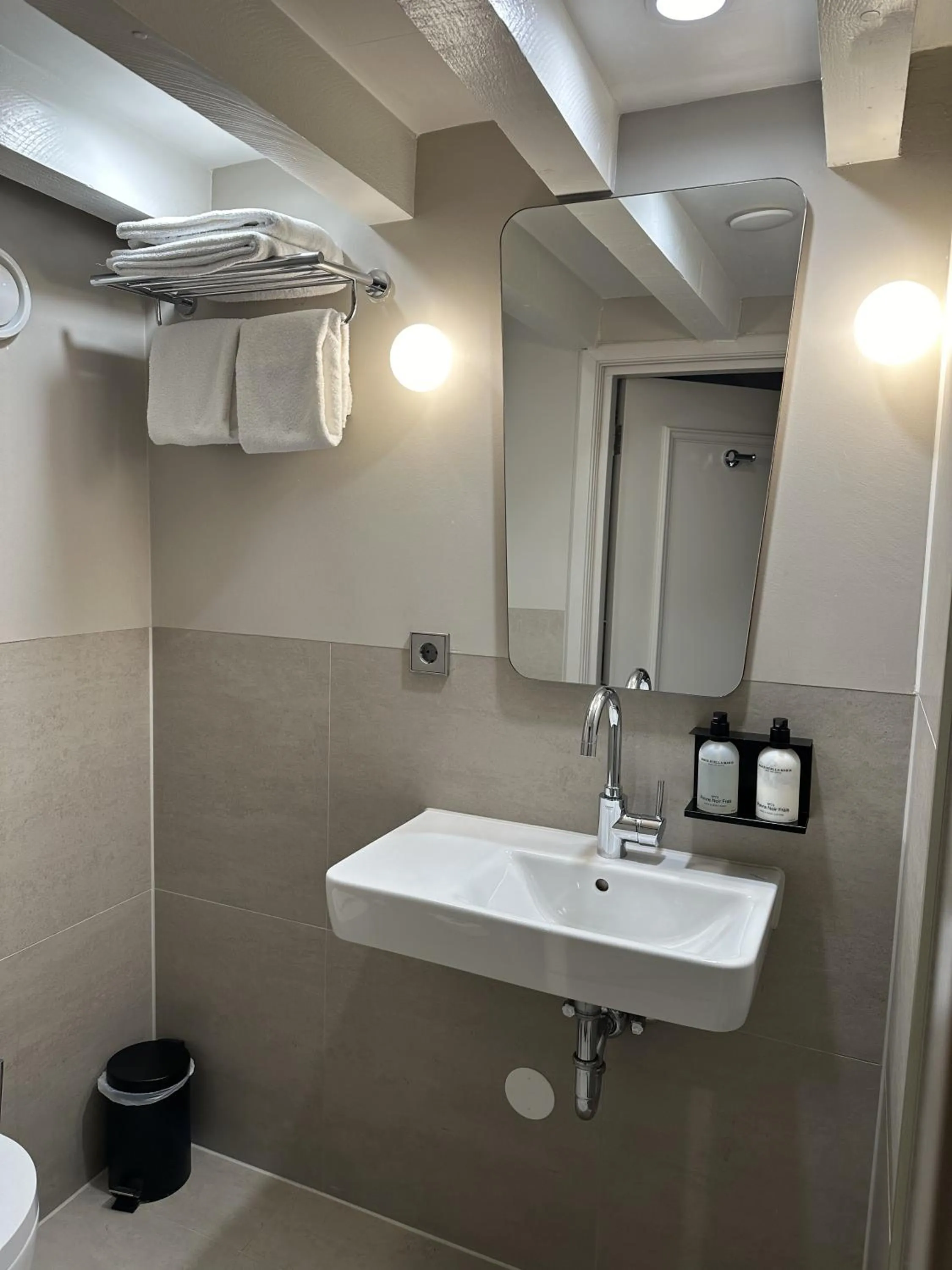 Shower in The Times Hotel