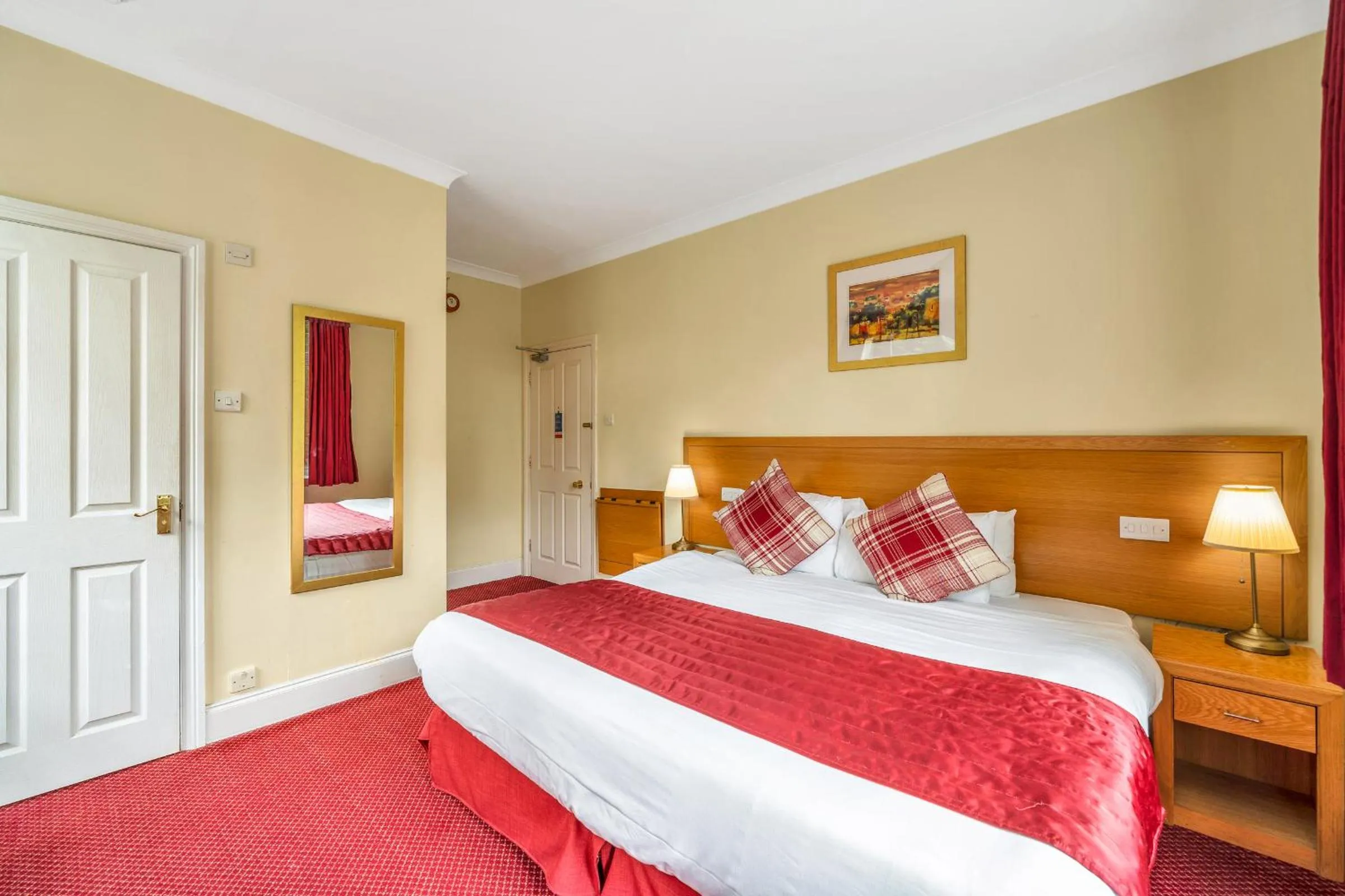 Bed in Dial House Hotel