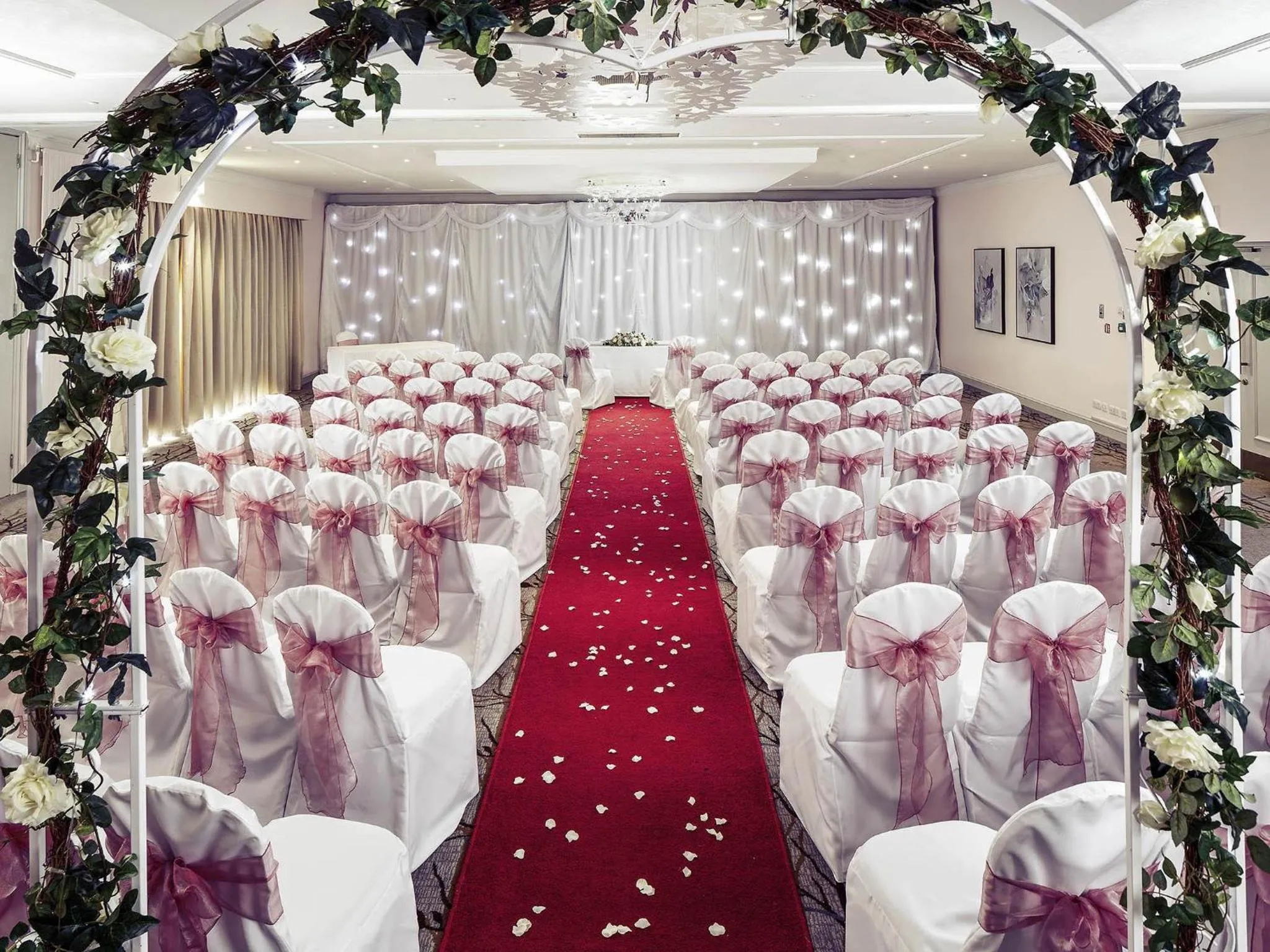 wedding in Mercure Bristol North The Grange Hotel