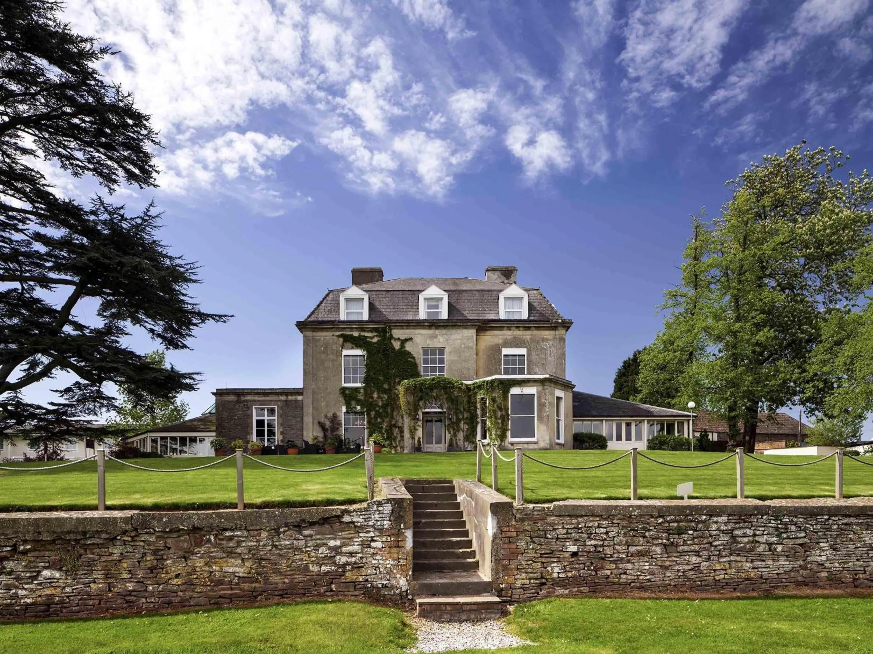 Property building in Mercure Bristol North The Grange Hotel