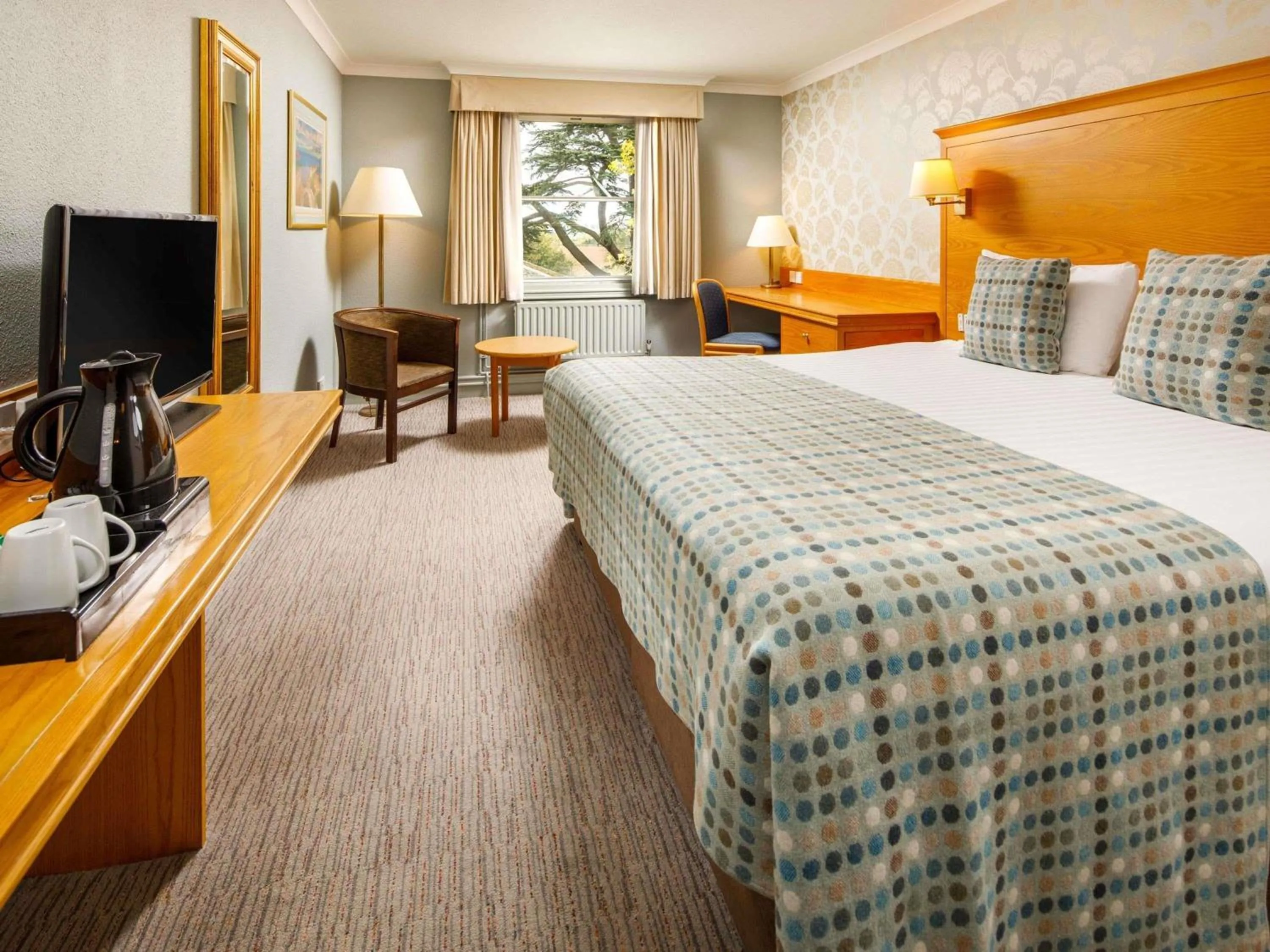 Bedroom, Bed in Mercure Bristol North The Grange Hotel