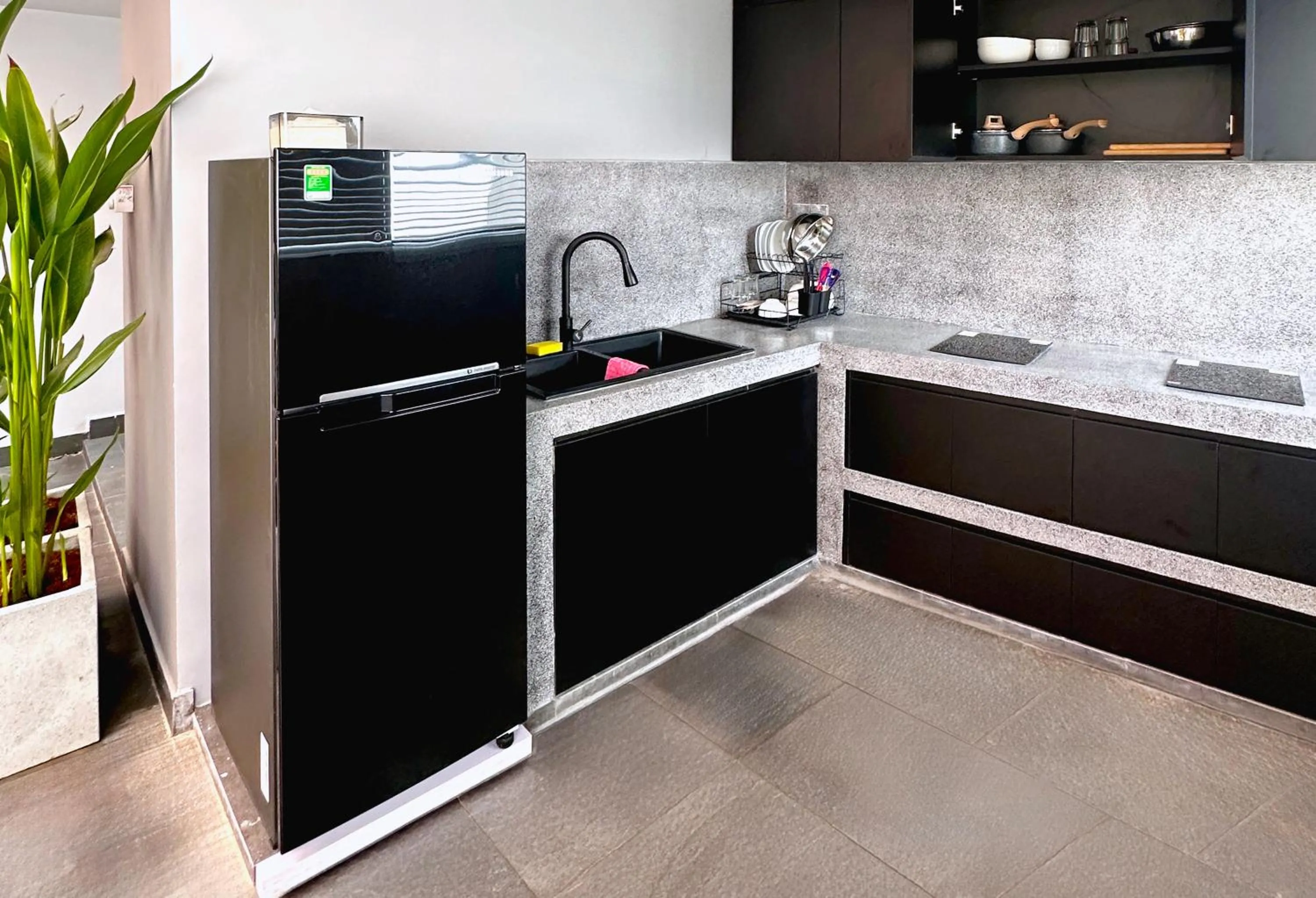 Business facilities in KIN Wander Tân Bình, The Mountain