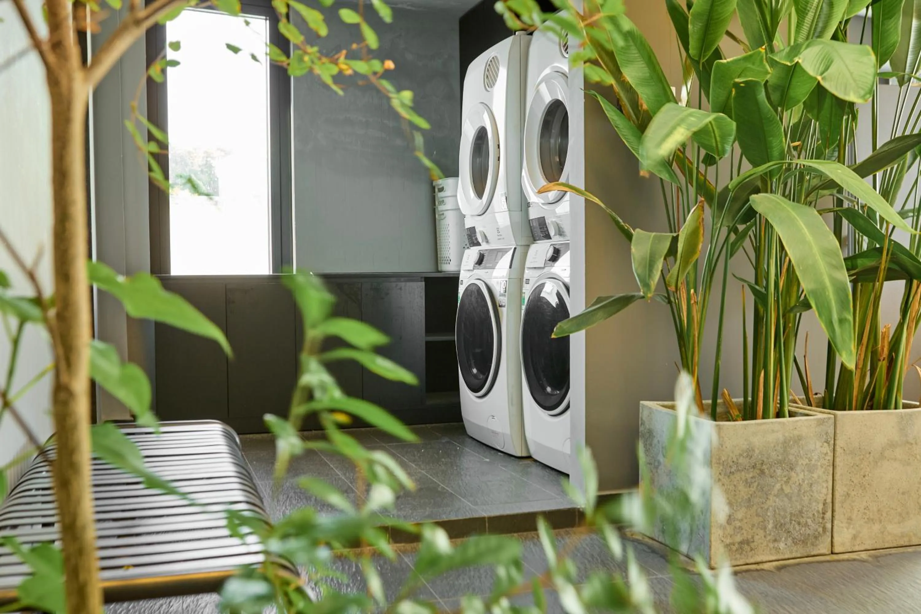 Business facilities in KIN Wander Tân Bình, The Mountain