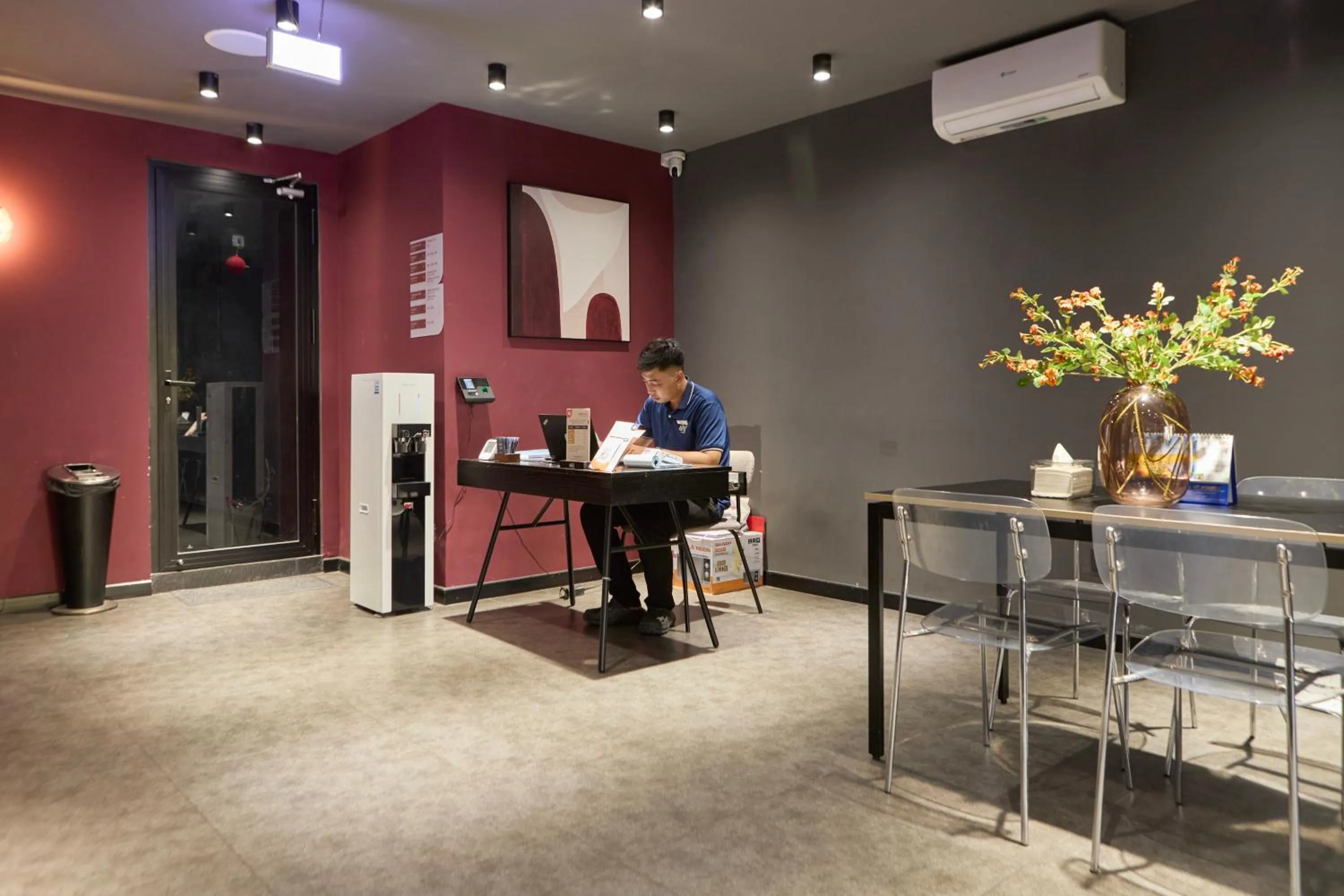 Communal lounge/ TV room in KIN Wander Tân Bình, The Mountain