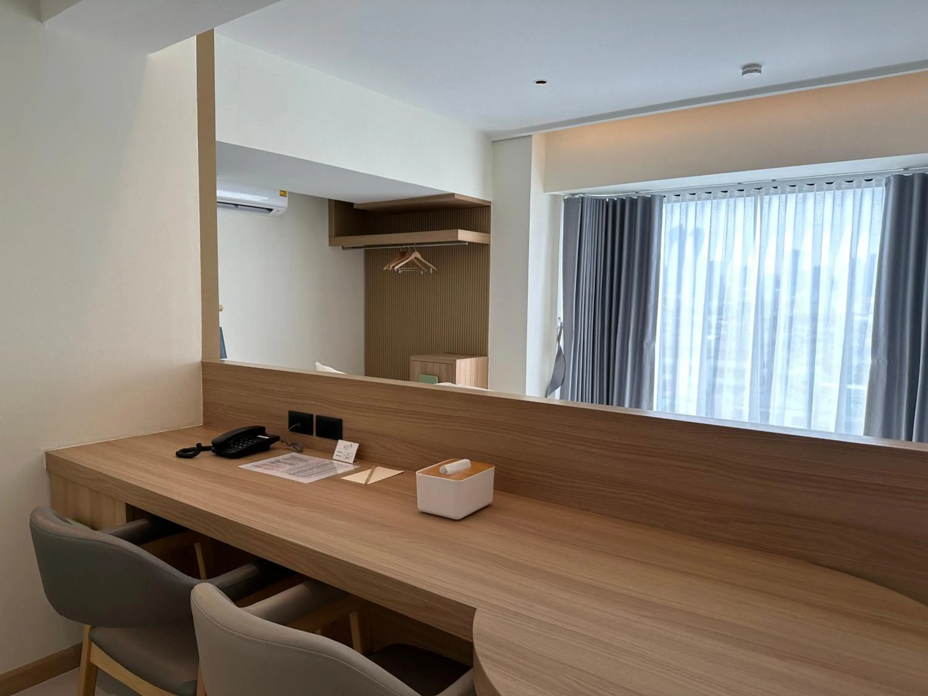 hair dresser in Jace hotel