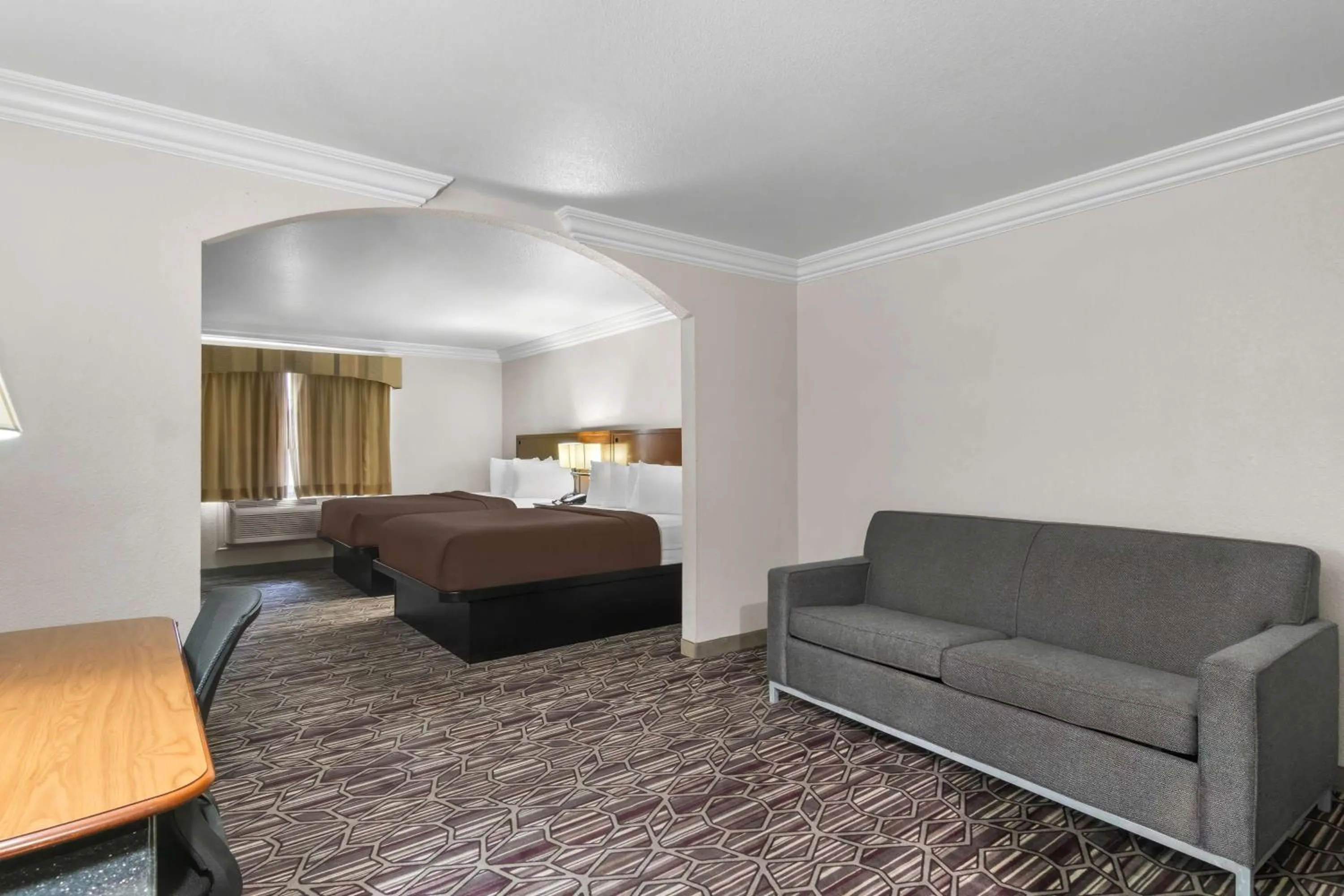 Bedroom, Bed in SureStay Plus by Best Western Fort Worth Benbrook