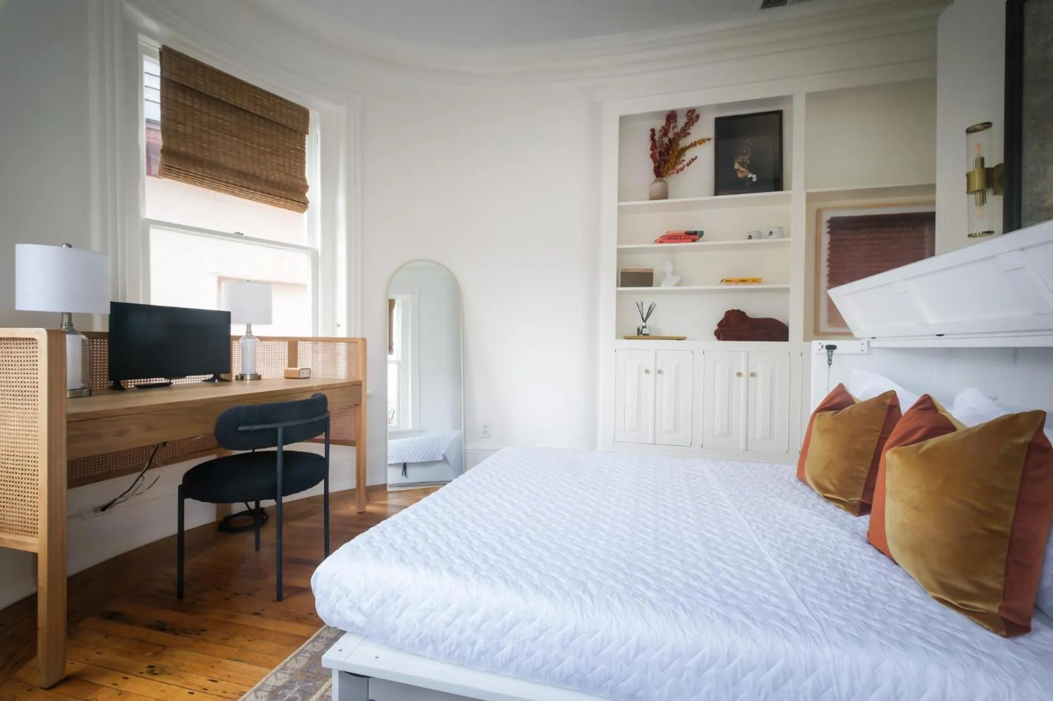 Bedroom, Bed in Swann House