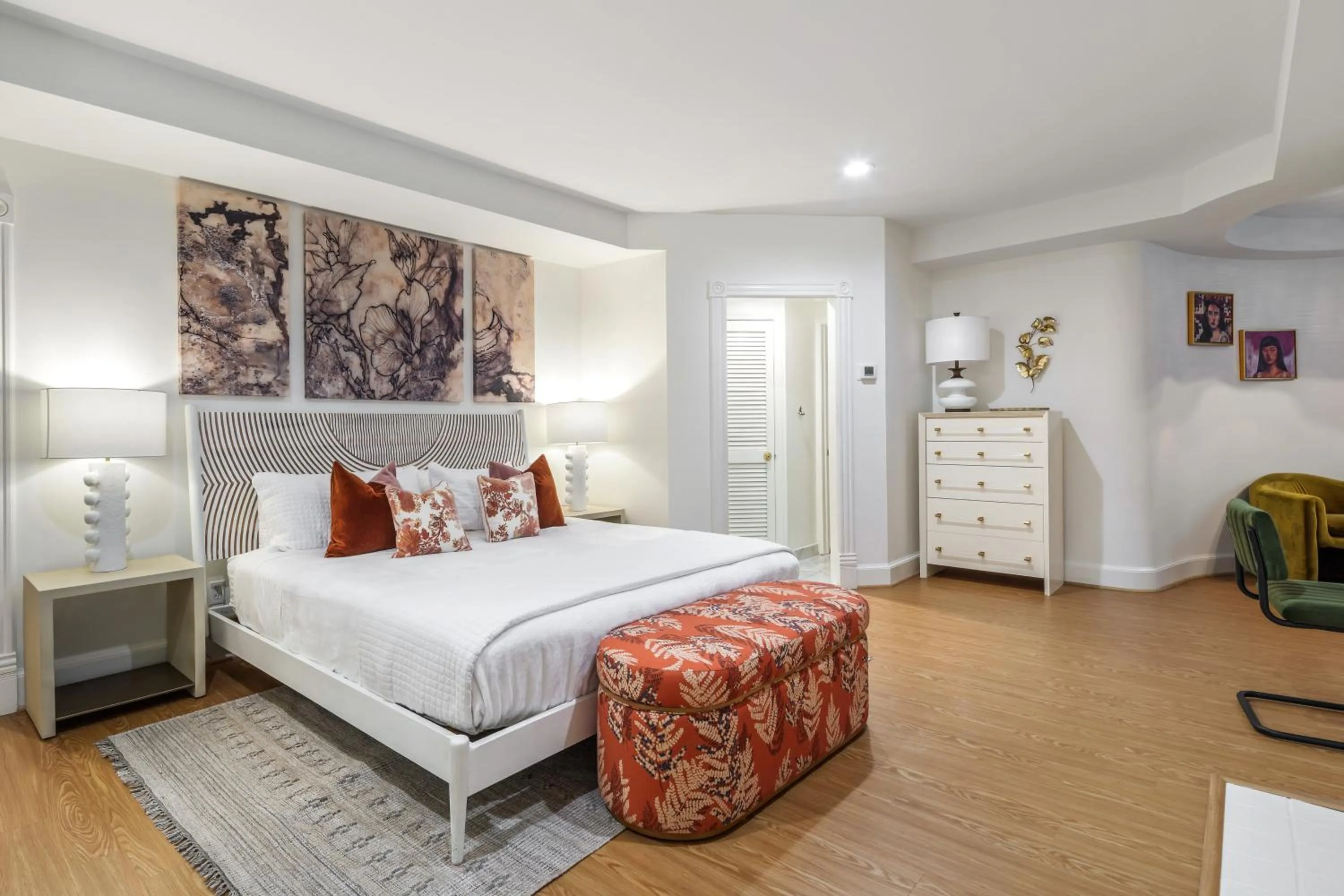 Bedroom, Bed in Swann House