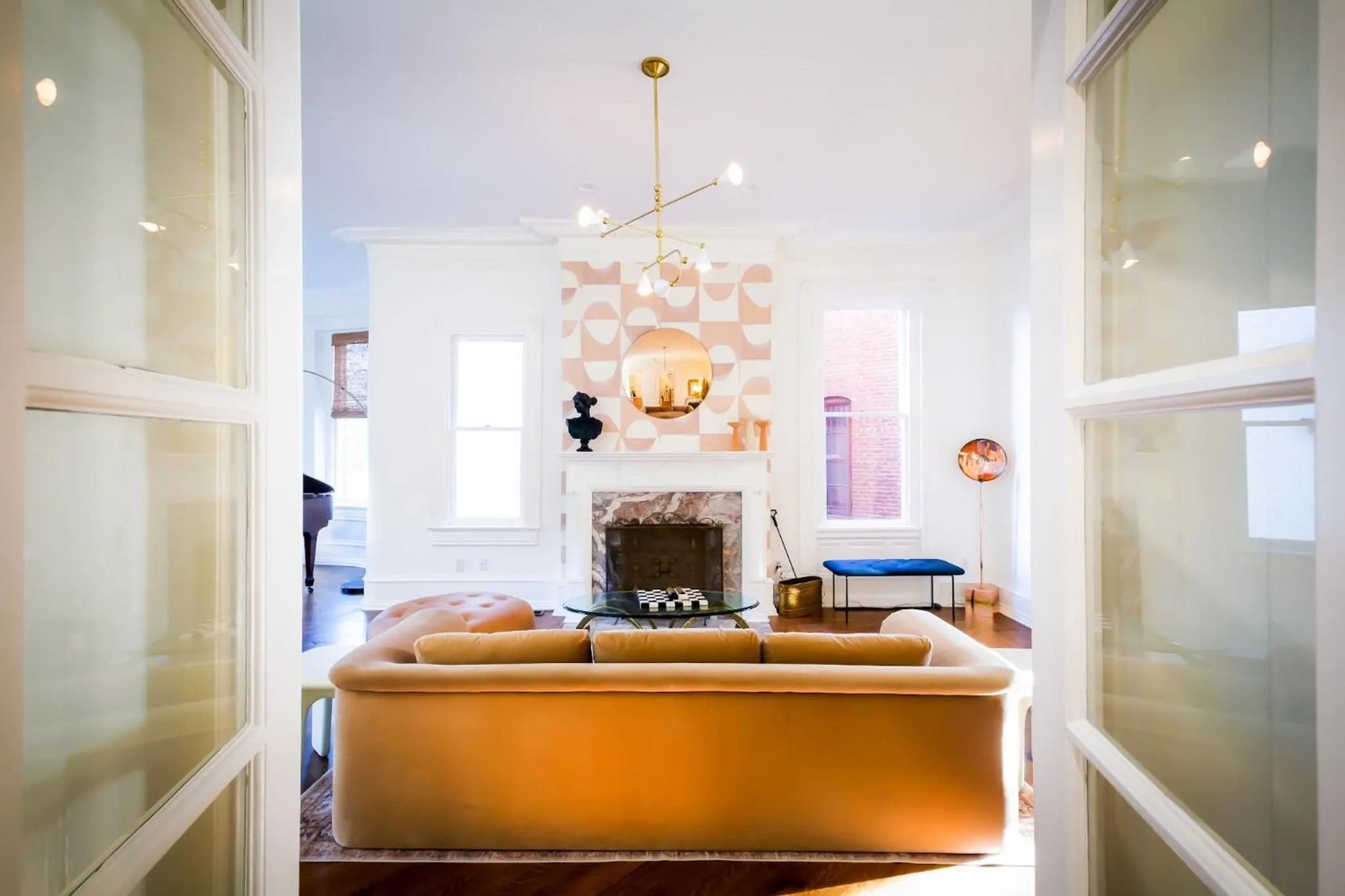 Seating area, Bed in Swann House