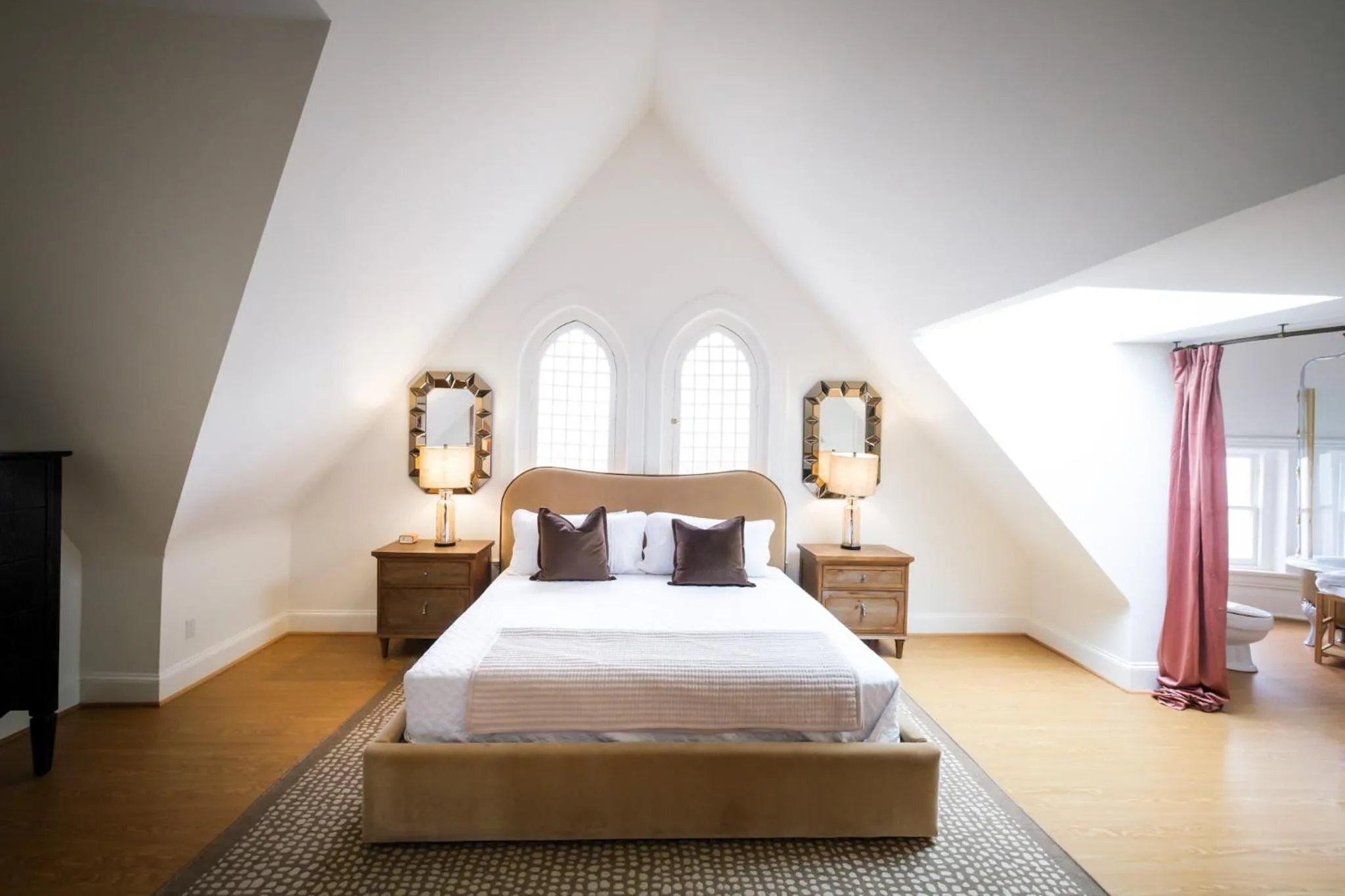 Bedroom, Bed in Swann House