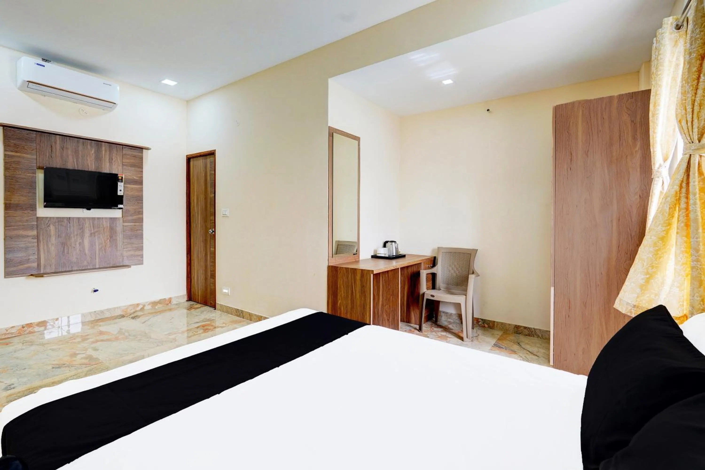 Bedroom, Bed in Super Hotel O Sriperambadhur formerly Radha Residency