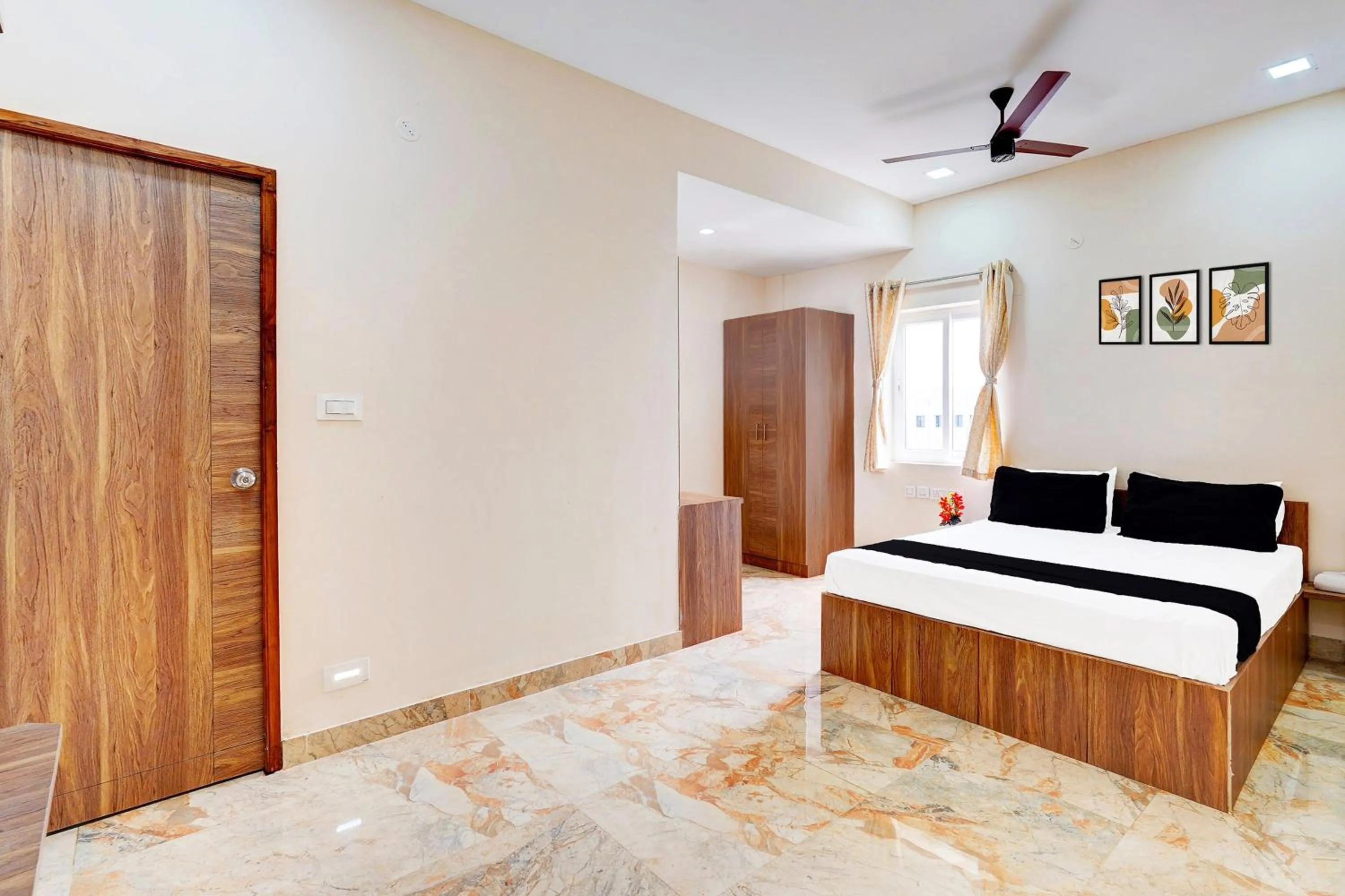 Bedroom, Bed in Super Hotel O Sriperambadhur formerly Radha Residency