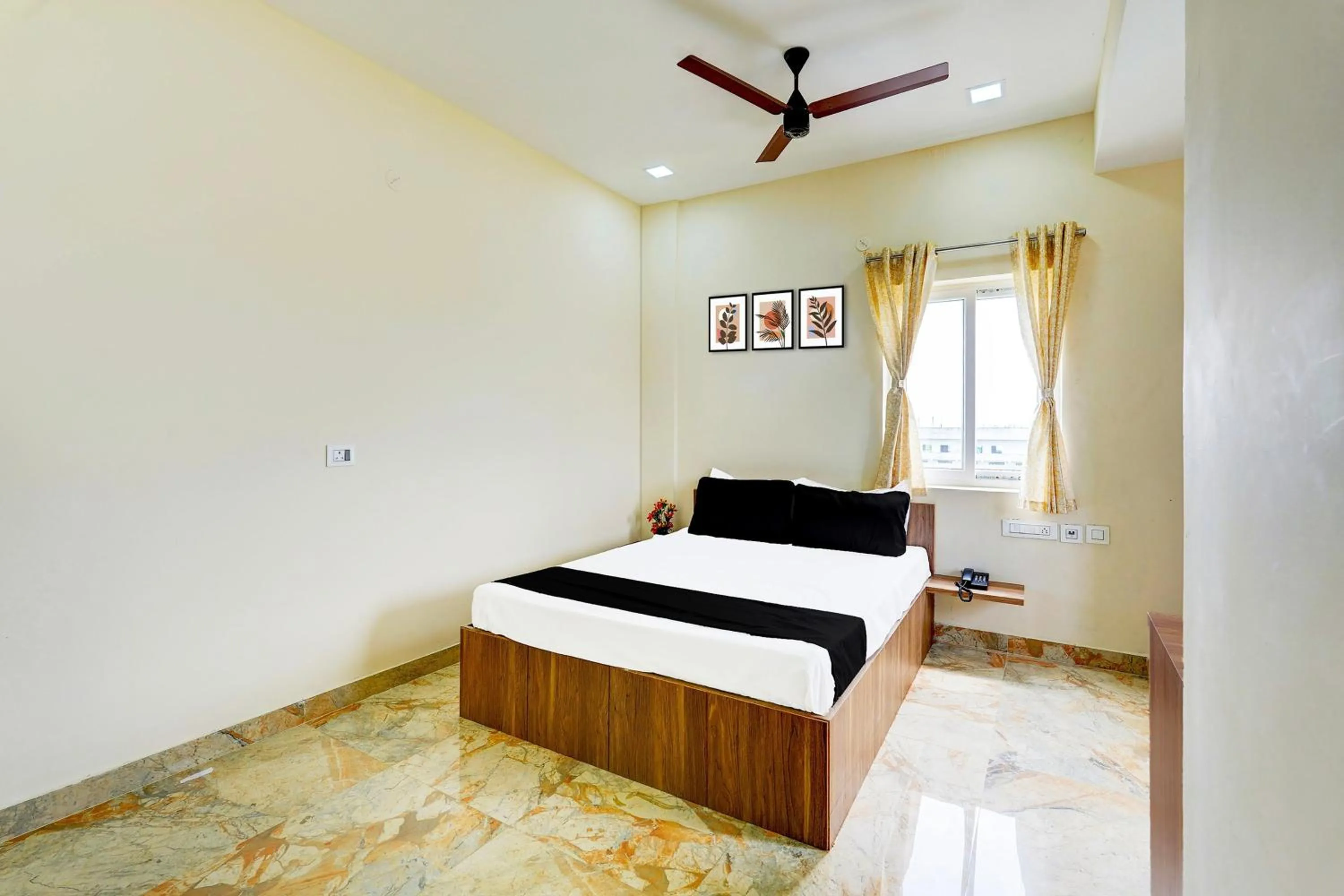 Bedroom, Bed in Super Hotel O Sriperambadhur formerly Radha Residency