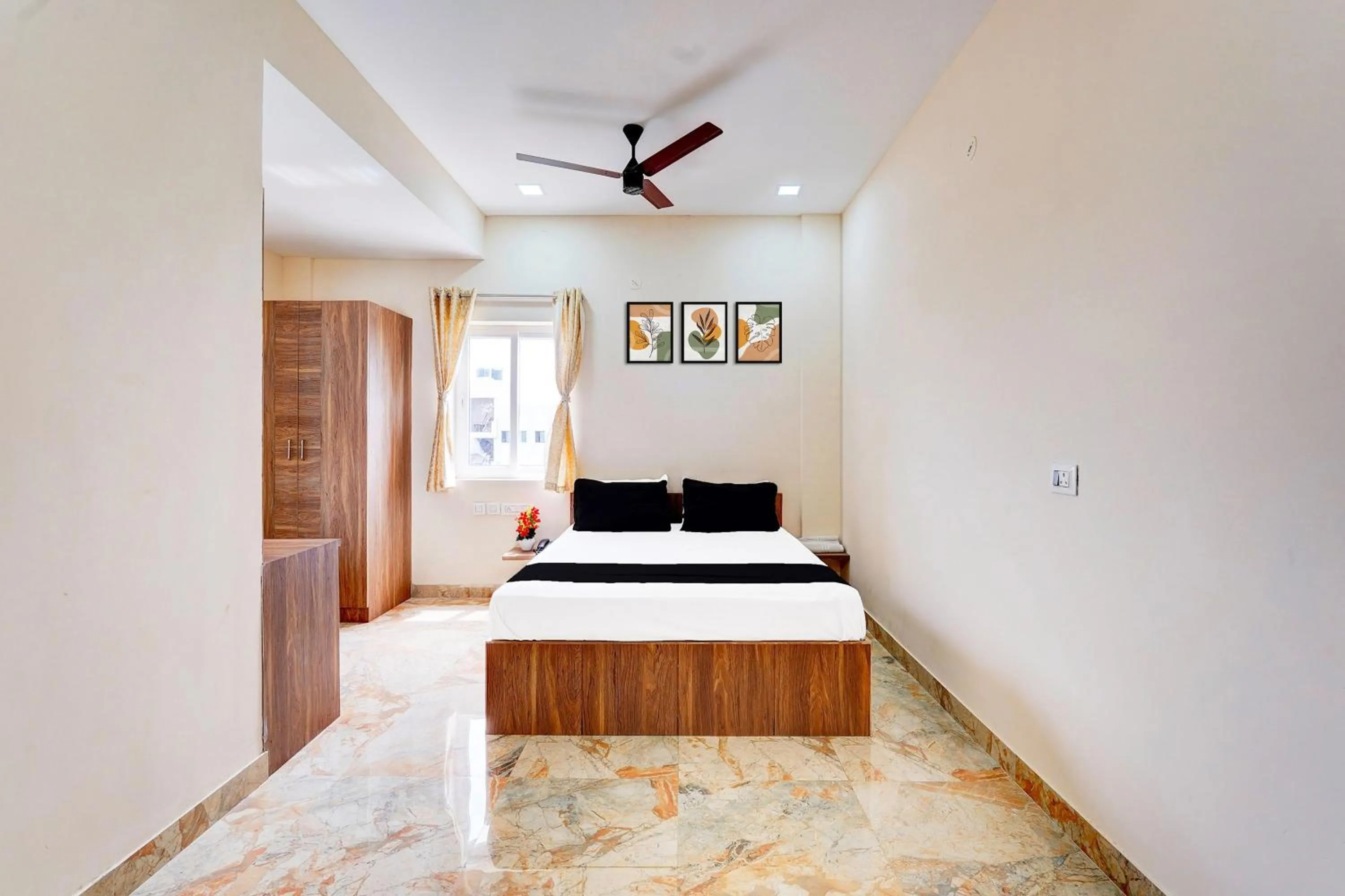 Bedroom, Bed in Super Hotel O Sriperambadhur formerly Radha Residency