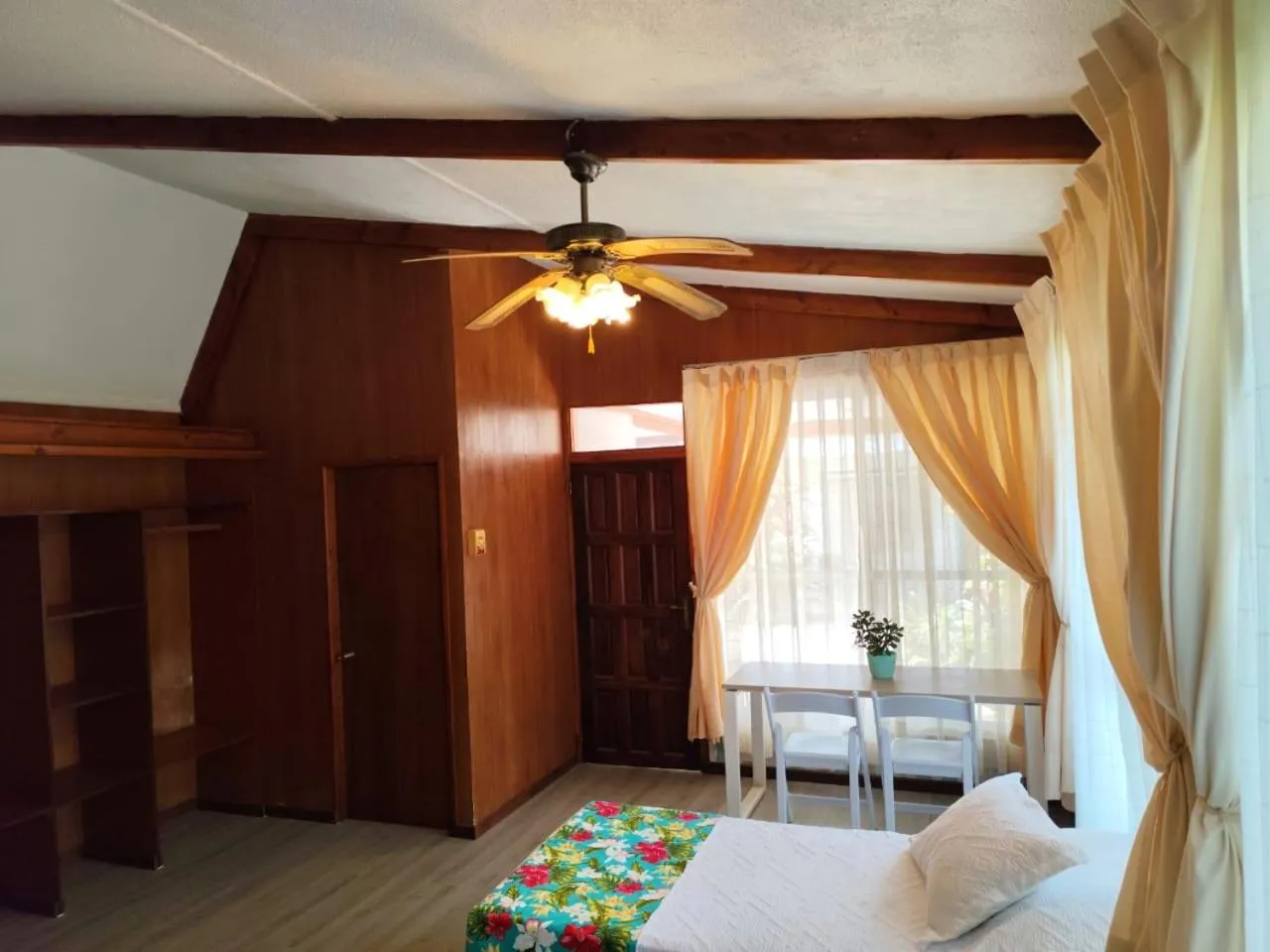 Bed in Hotel Hotu Matua by EI