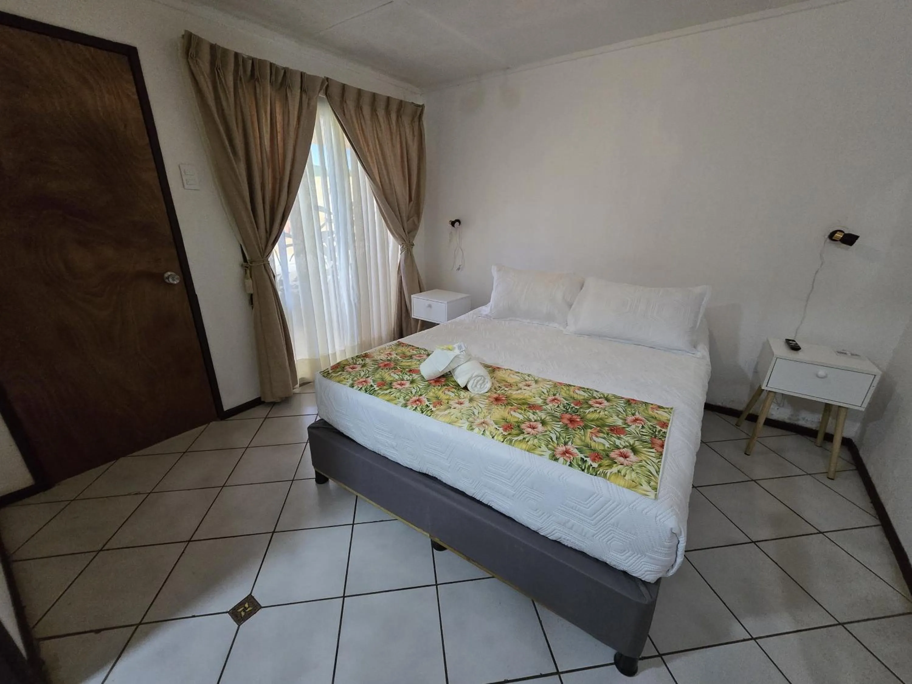 Bed in Hotel Hotu Matua by EI