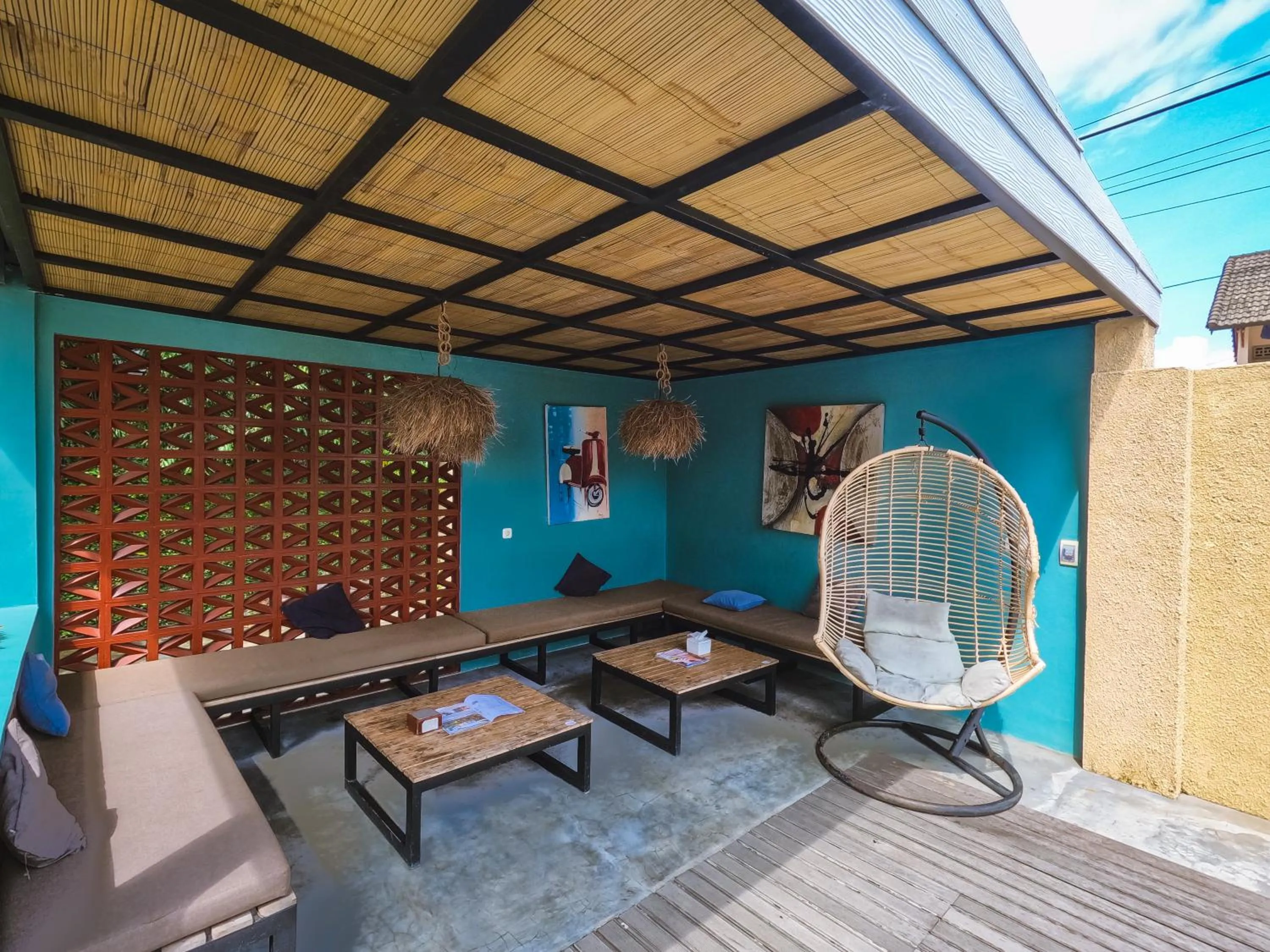 Restaurant/places to eat in Zavana rooms & Restaurant