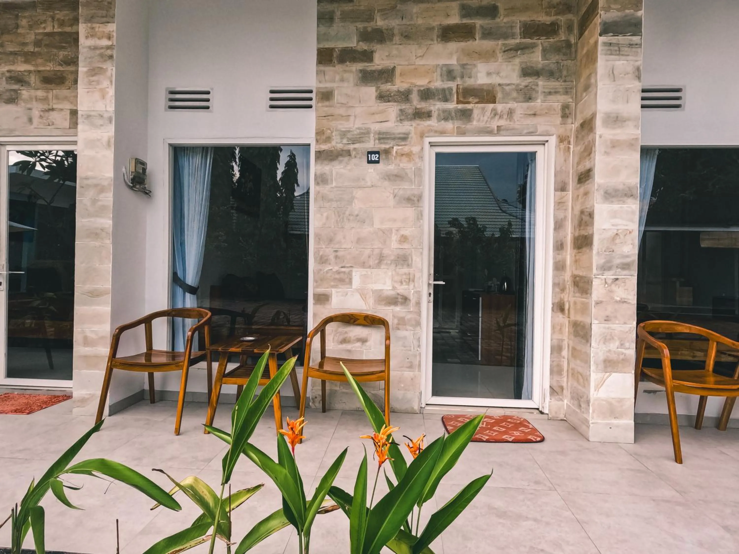 Patio in Zavana rooms & Restaurant