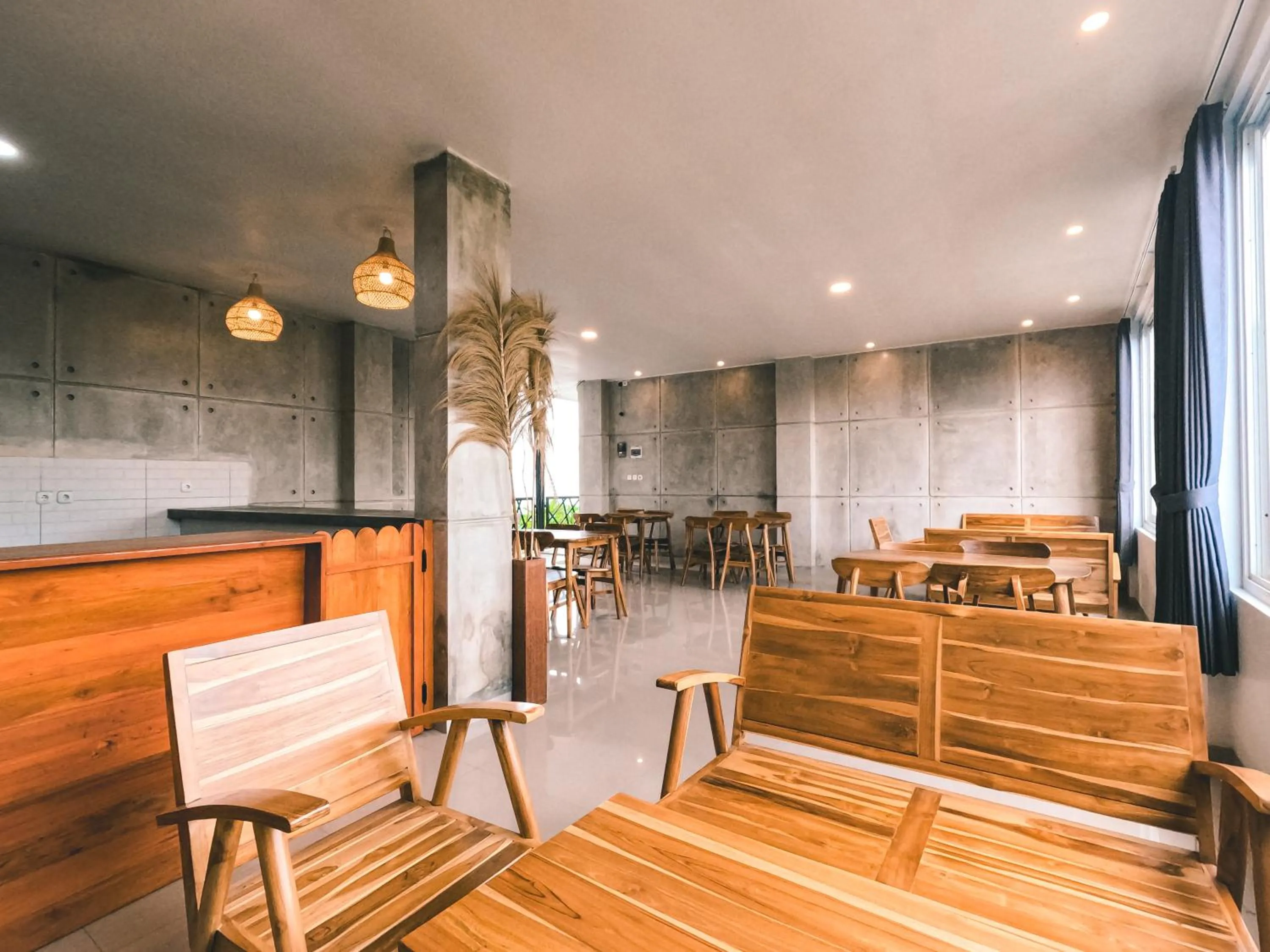 Restaurant/places to eat in Zavana rooms & Restaurant