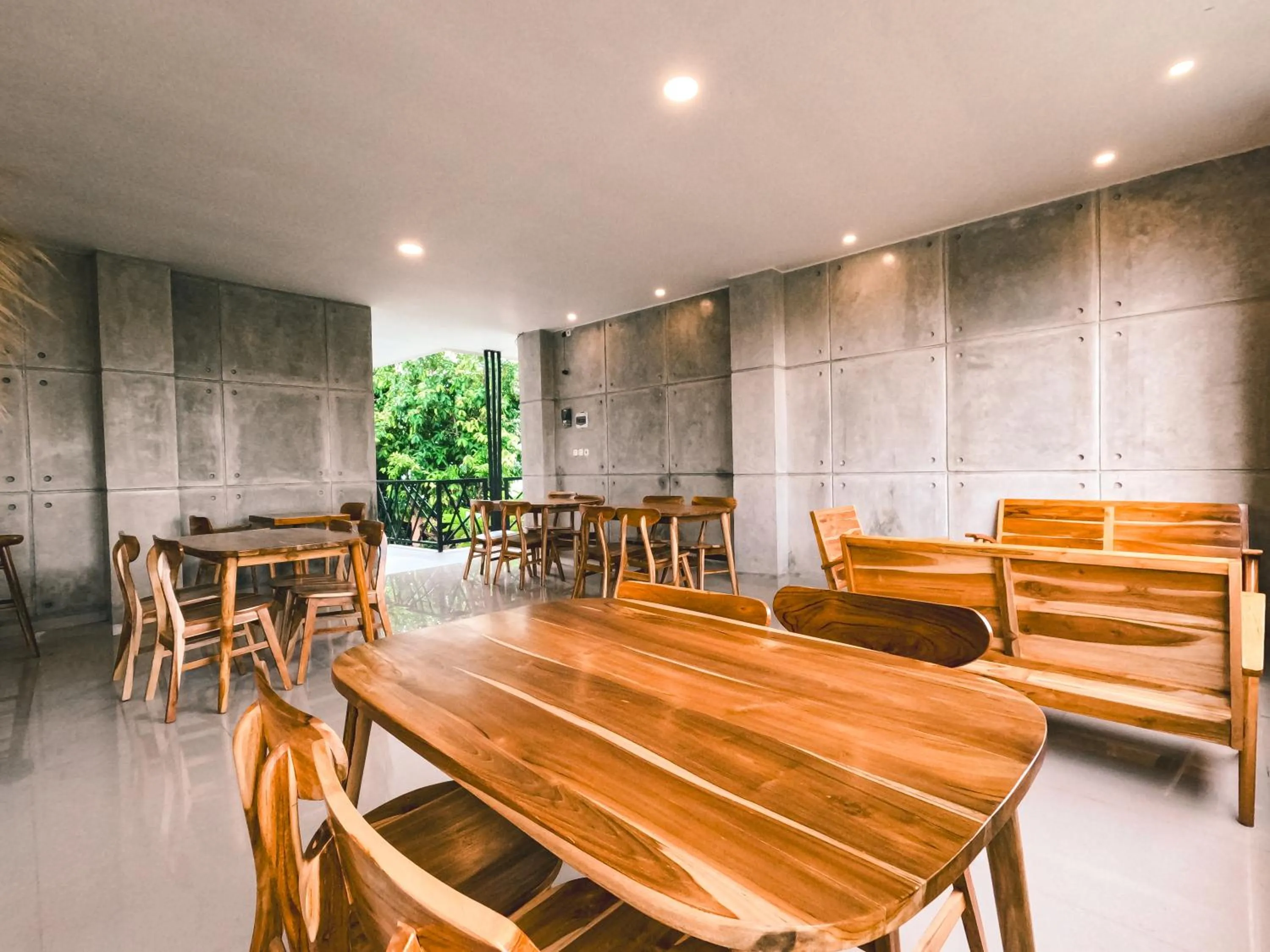 Restaurant/places to eat in Zavana rooms & Restaurant