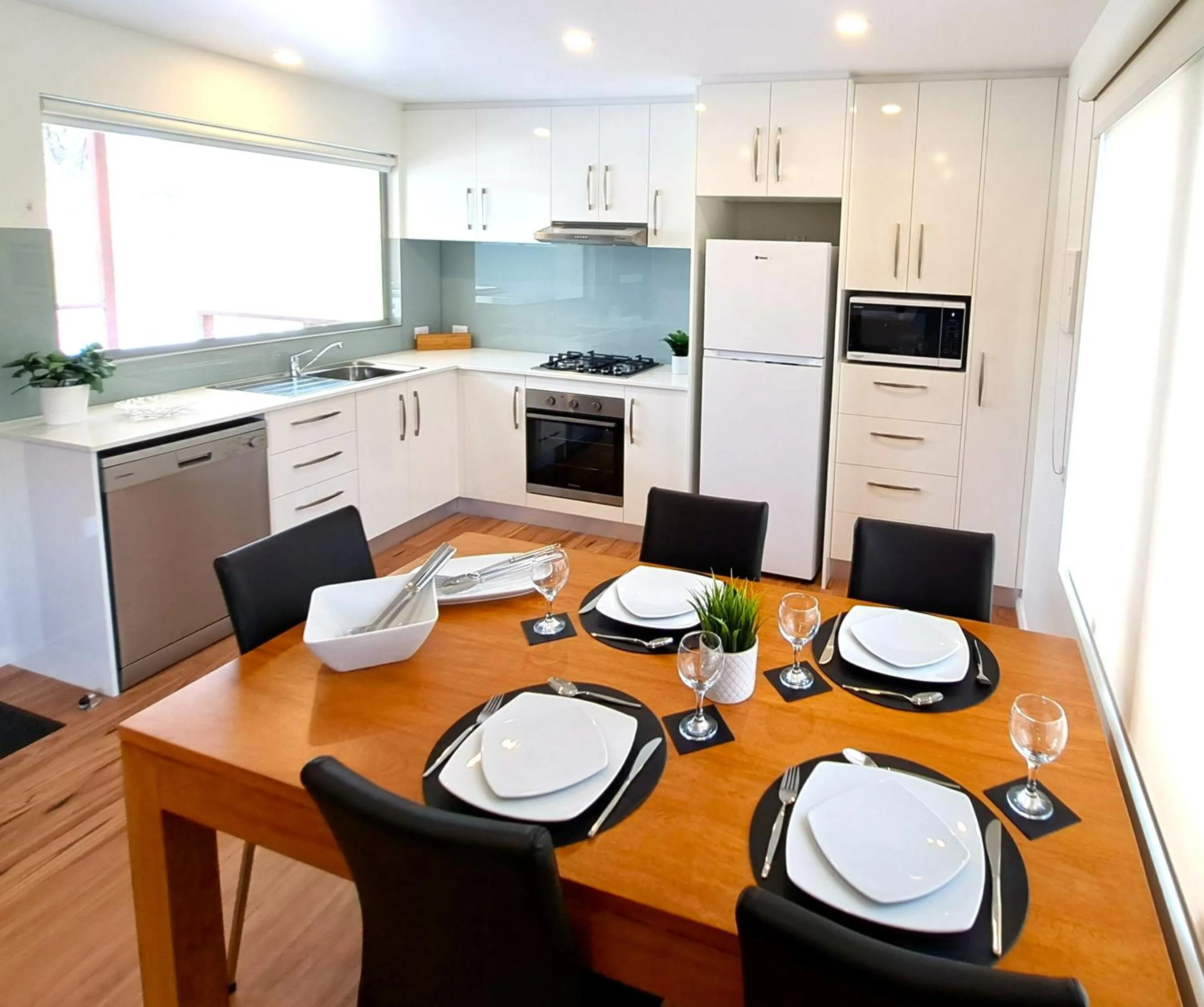 Dining area in BIG4 Emu Beach Holiday Park