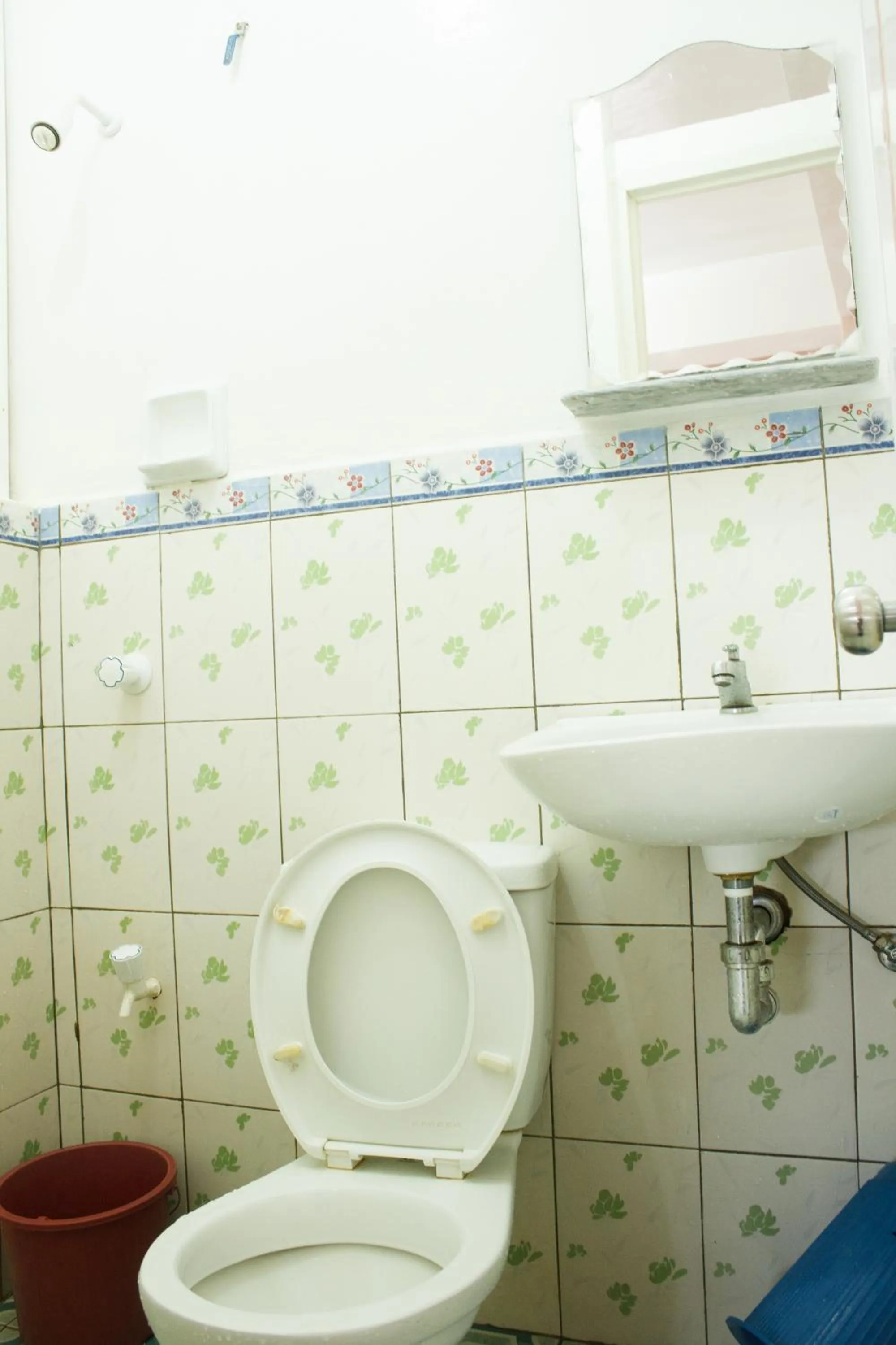 Shower in GV Hotel - Naval