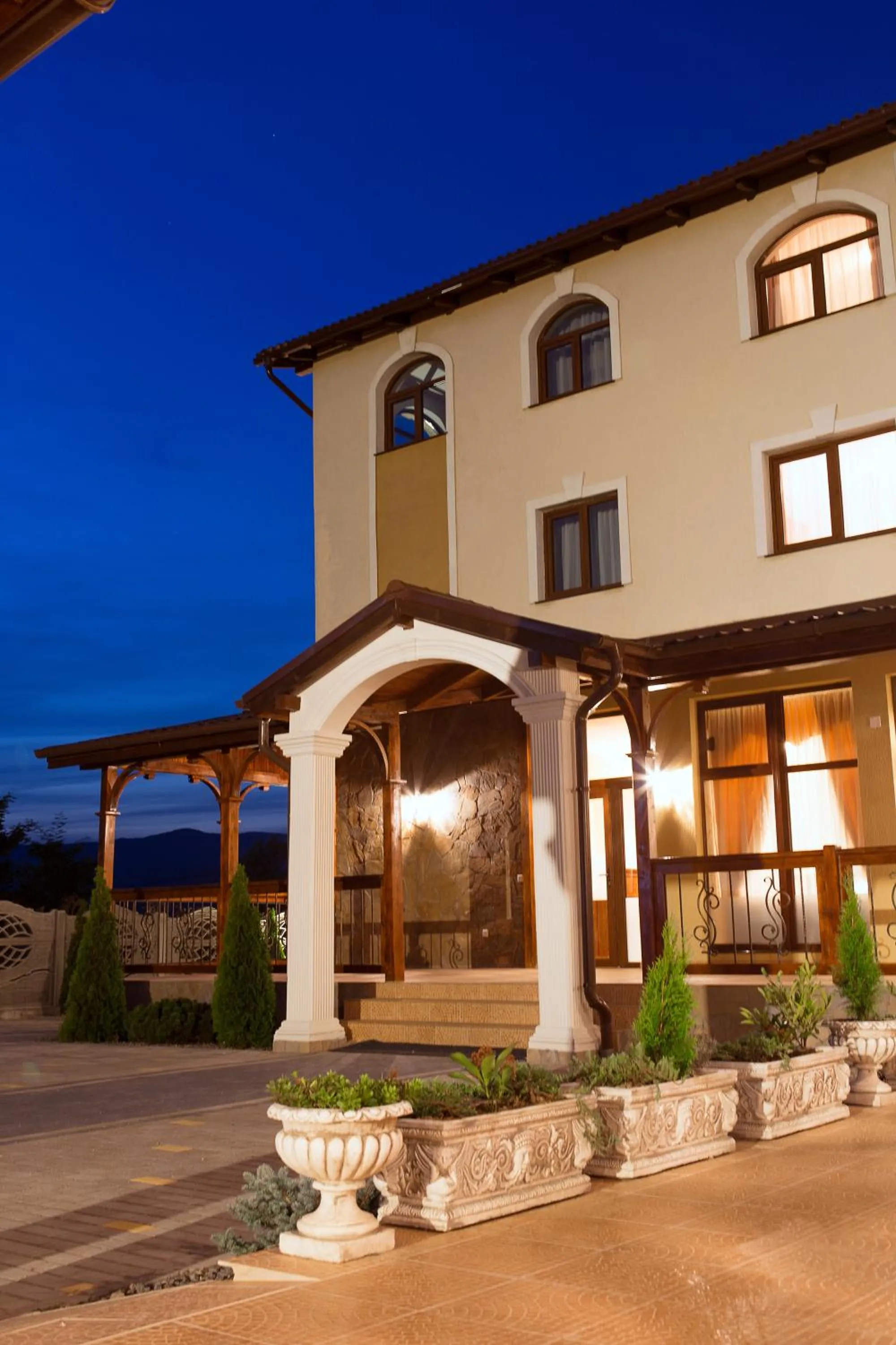 Facade/entrance in Pensiunea Select