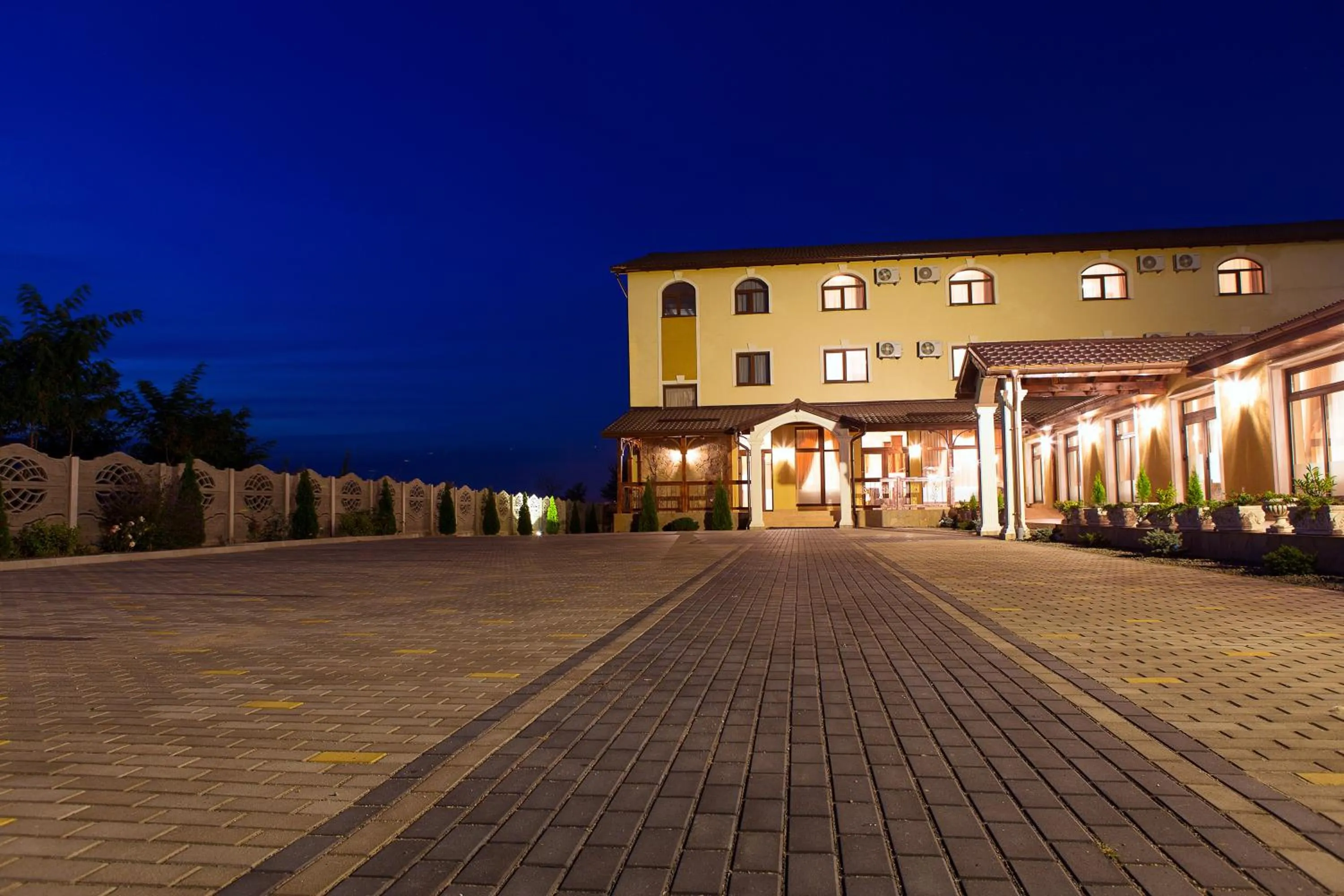 Facade/entrance in Pensiunea Select