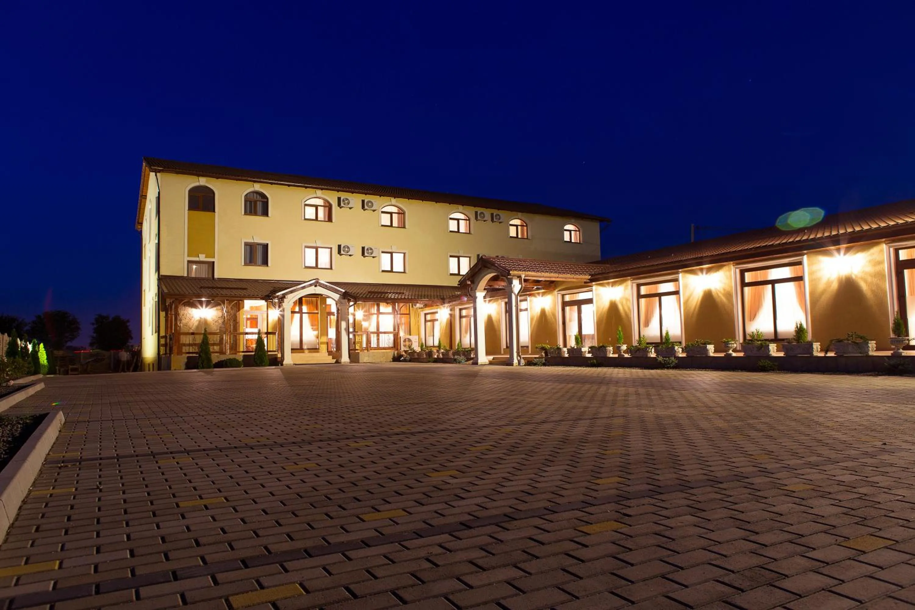 Facade/entrance in Pensiunea Select