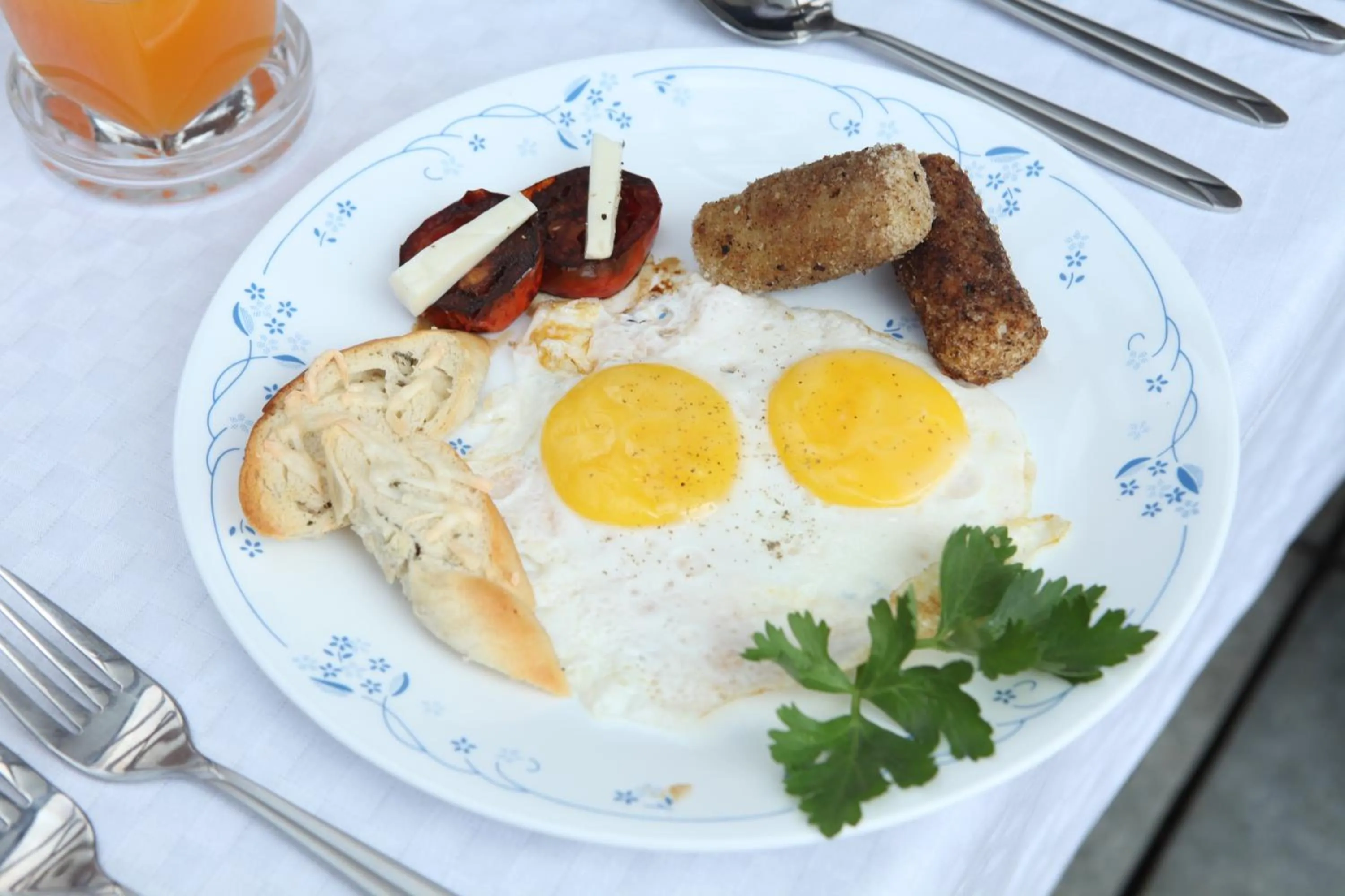 Breakfast in Sourenee Tea Estate