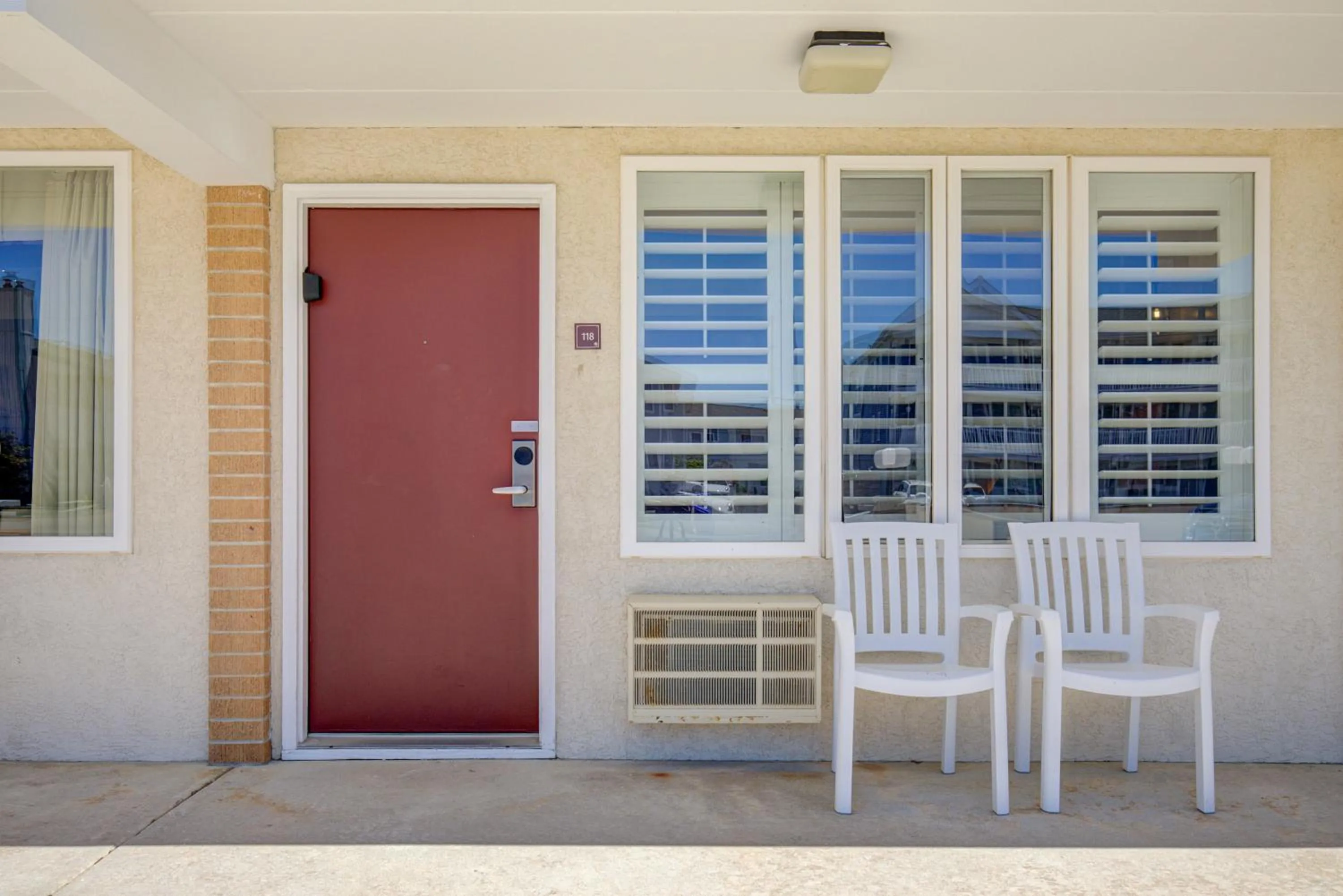 Facade/entrance in Desert Sand Resort