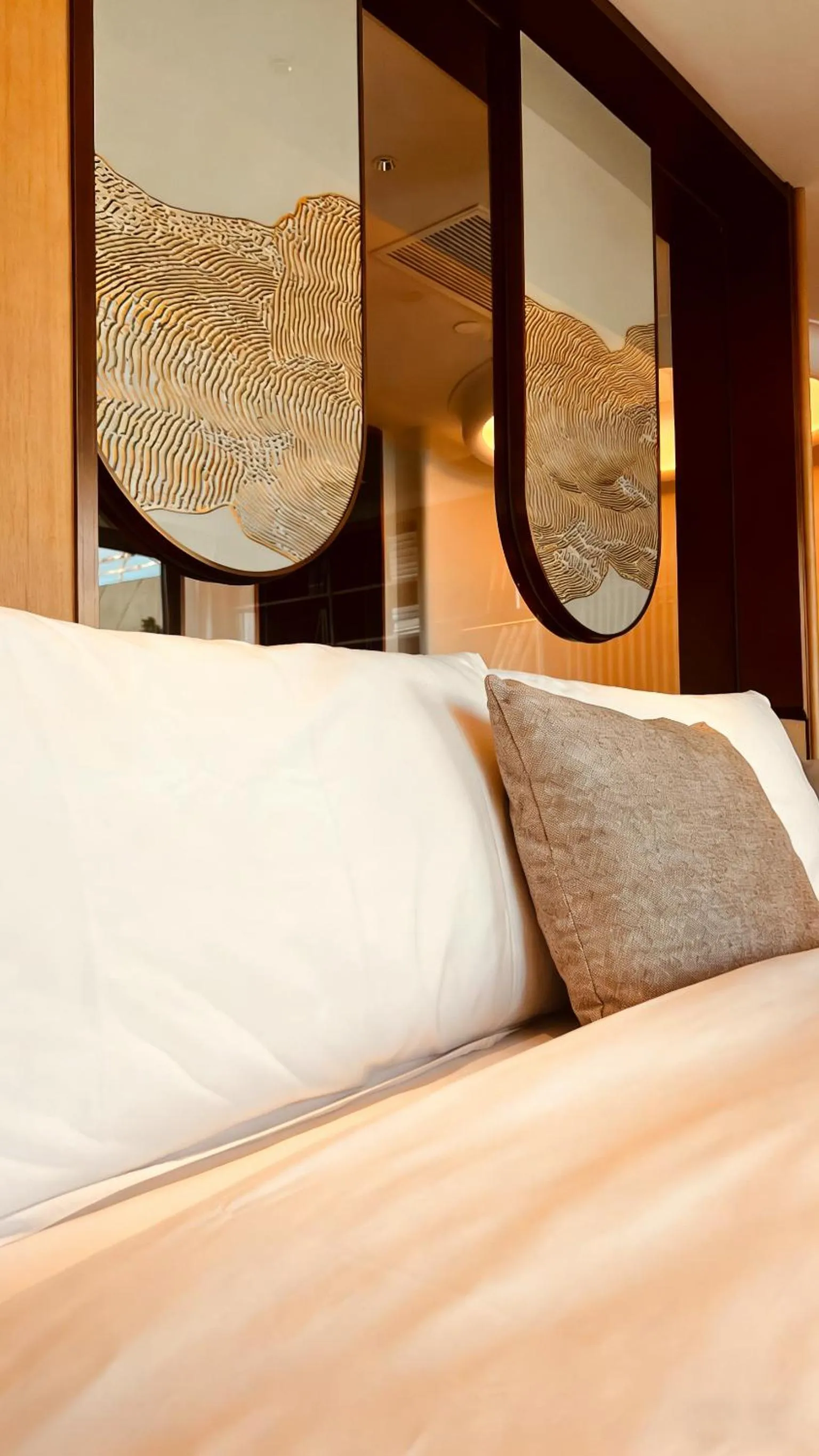 Photo of the whole room, Bed in The Purple Horse Hotel Beijing