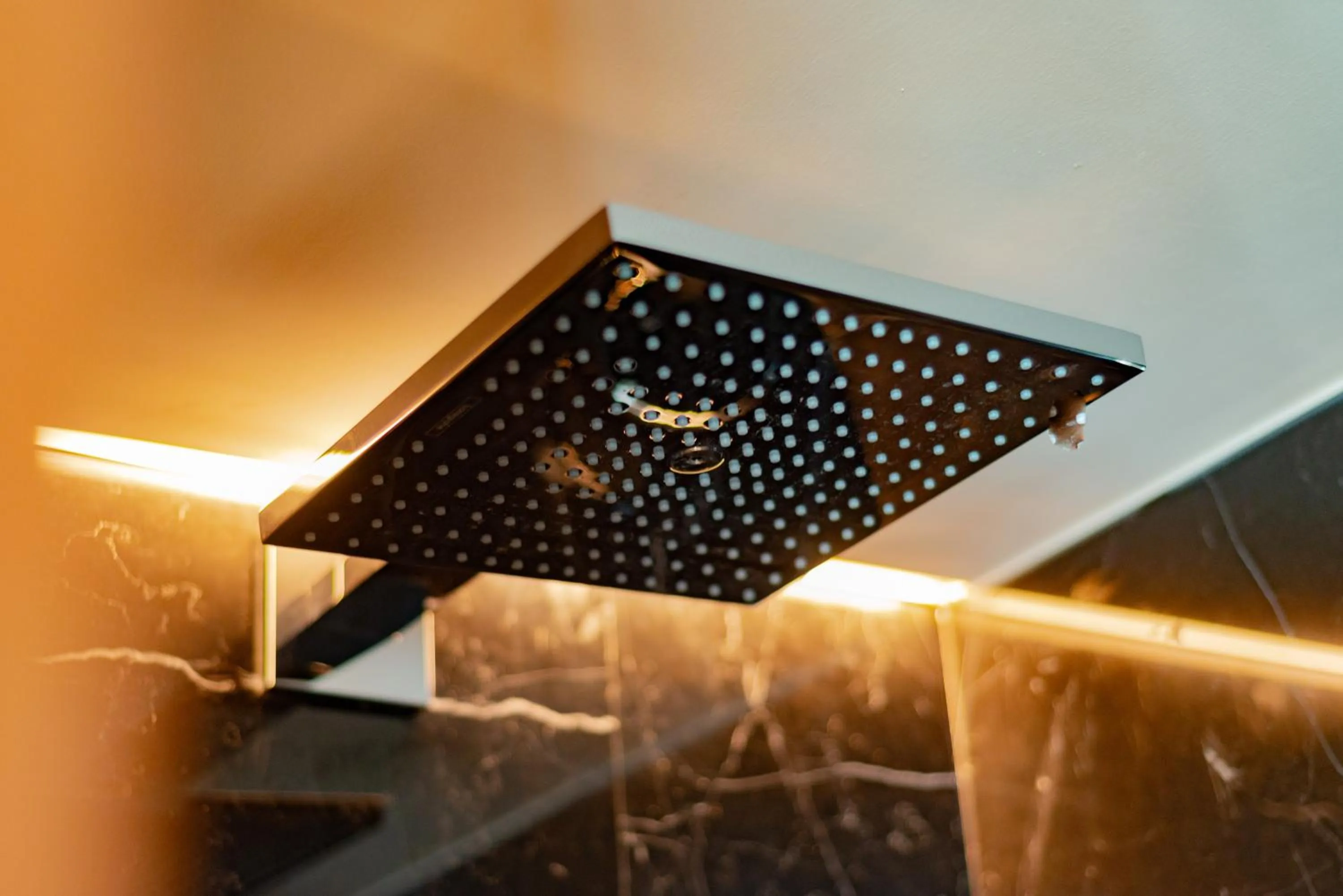 Shower in The Purple Horse Hotel Beijing