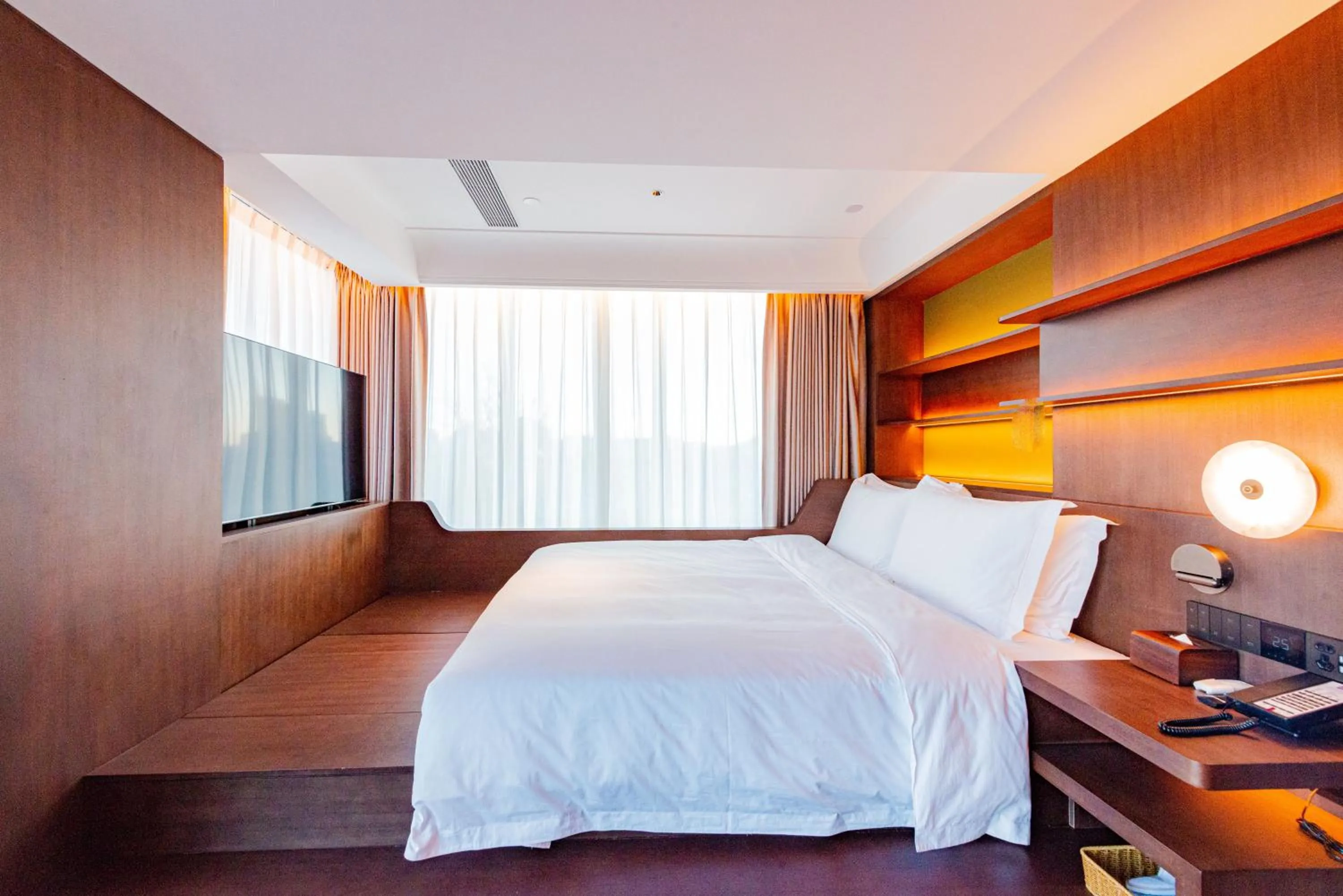 Photo of the whole room, Bed in The Purple Horse Hotel Beijing