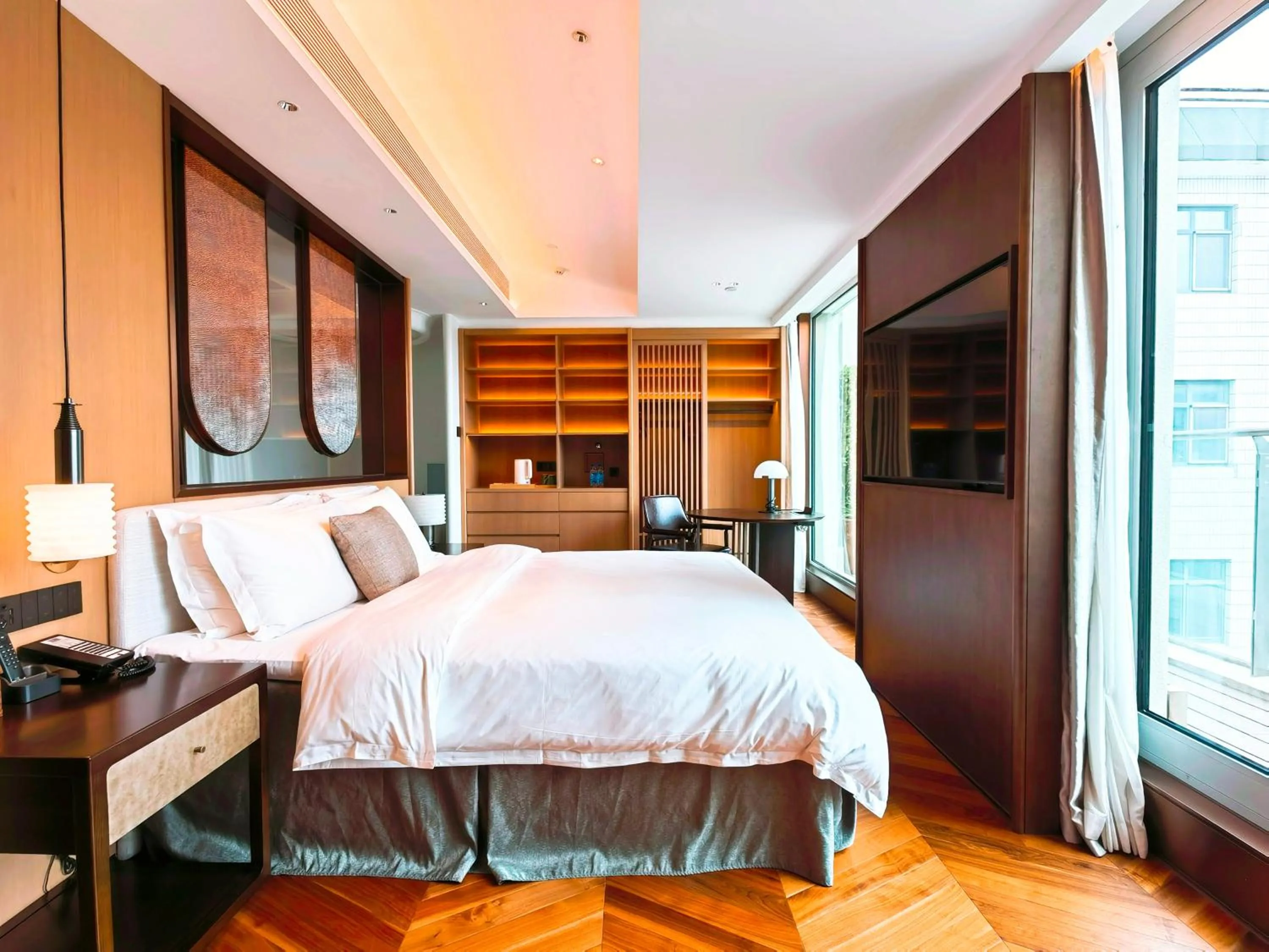 Balcony/Terrace, Bed in The Purple Horse Hotel Beijing