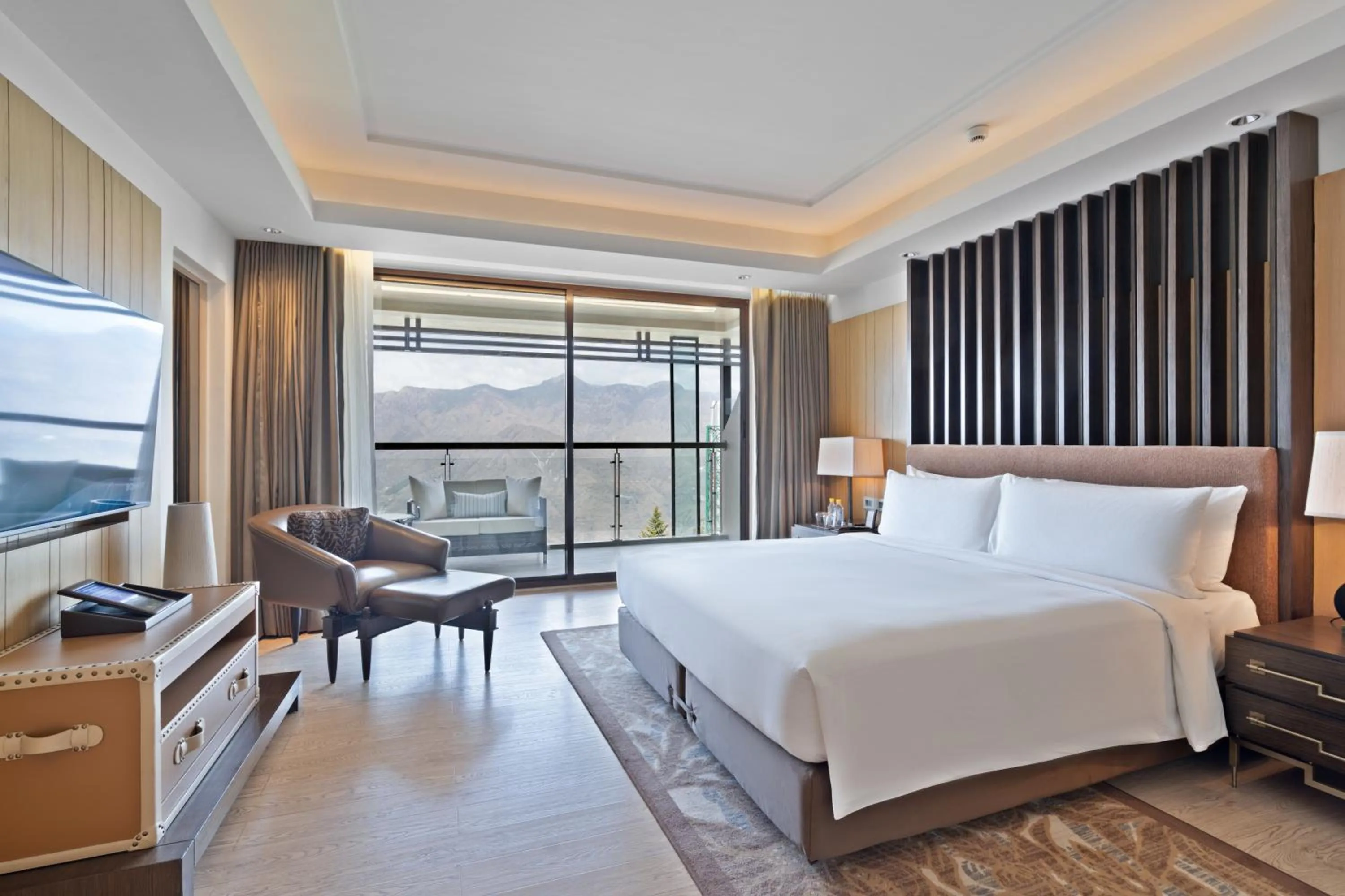 Bed in JW Marriott Mussoorie Walnut Grove Resort & Spa