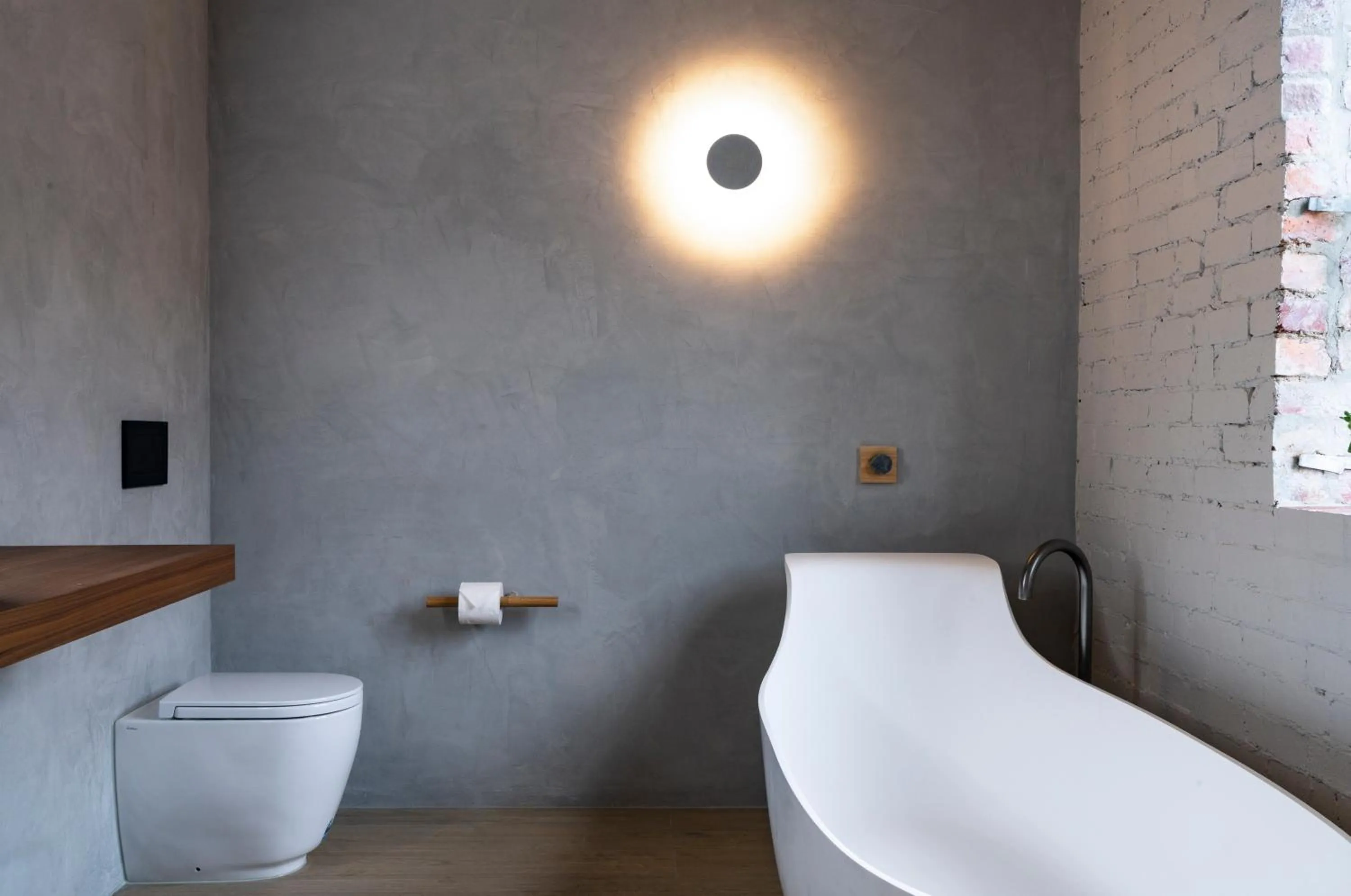 Toilet in In The Brick Spa And Hotel