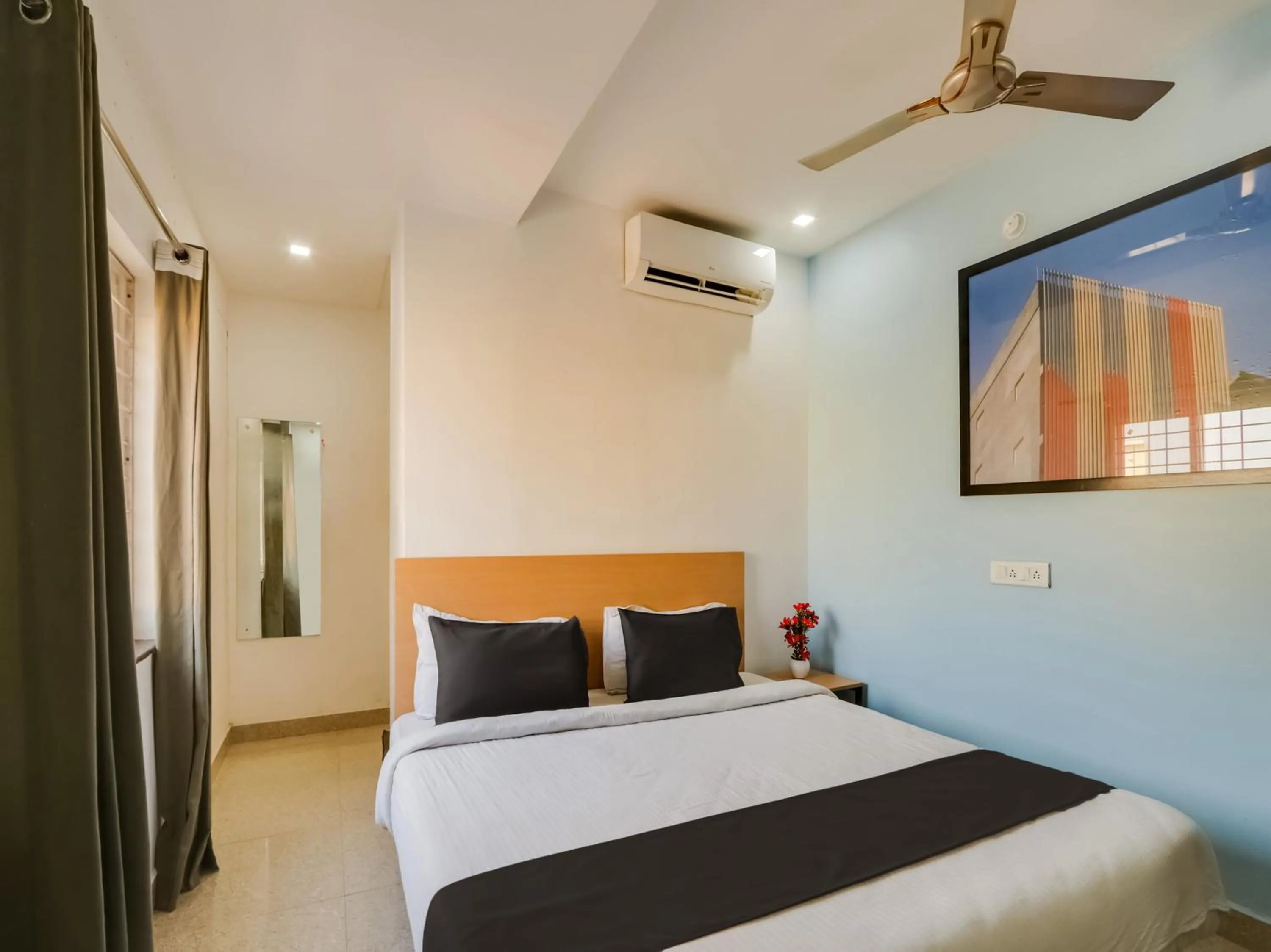 Bedroom, Bed in Super Townhouse Qualia Prime