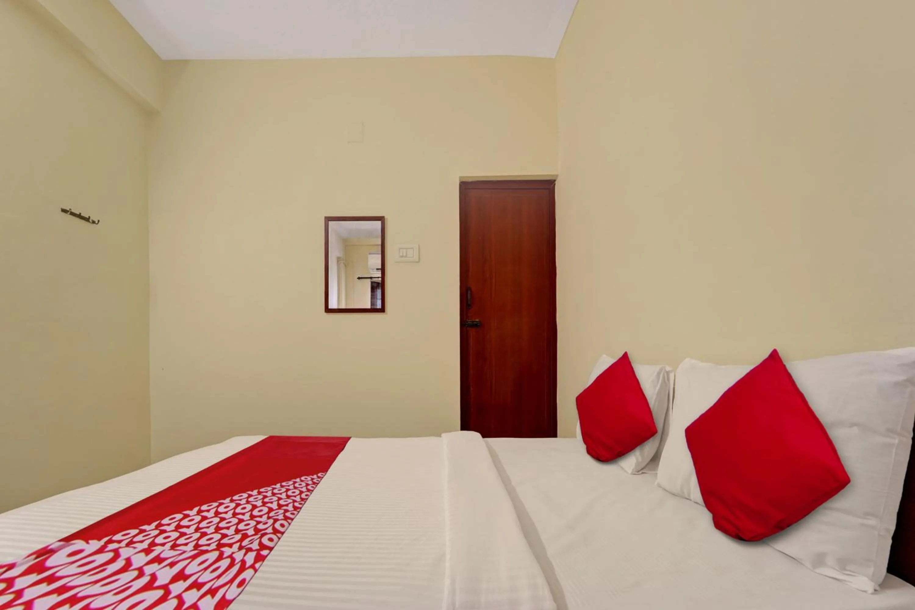 Bedroom, Bed in Hotel O Trident Inn