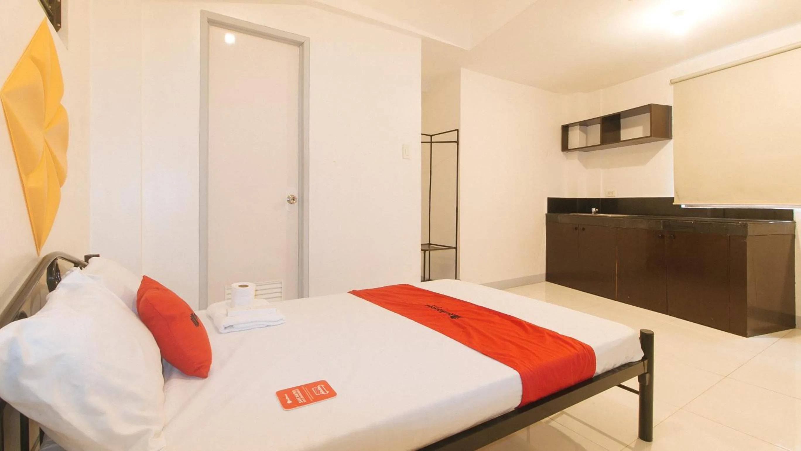 Bedroom, Bed in RedDoorz @ The Vjour Hotel Makati