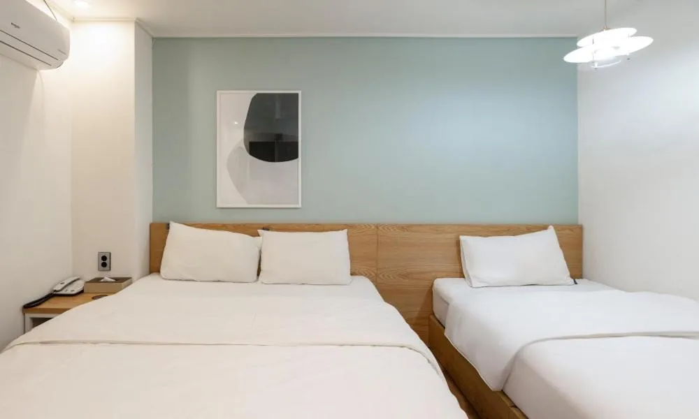 Bed in Cheongju Hotel Dictionary